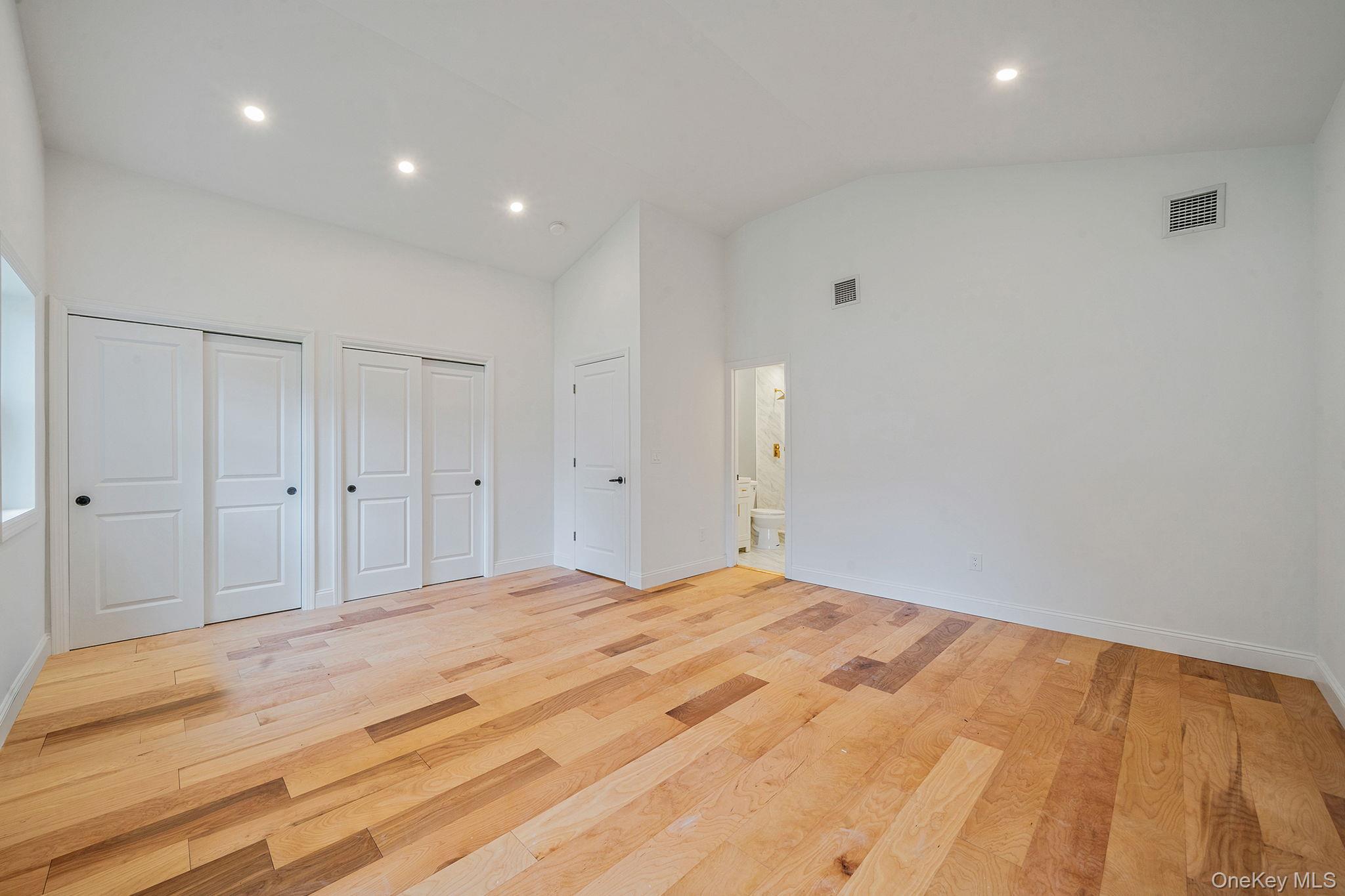 220 Peekskill Avenue, Medford, NY 11763