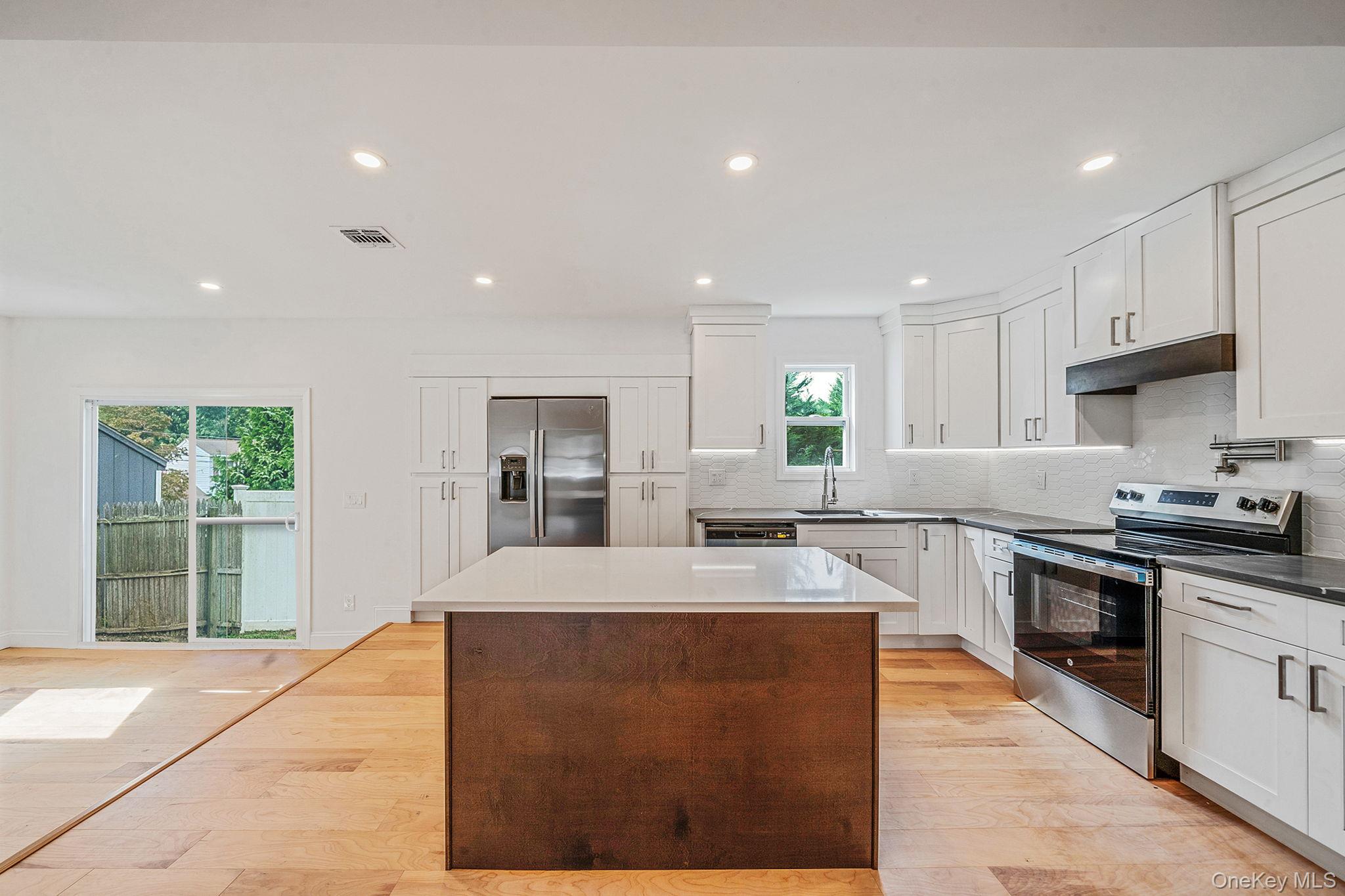 220 Peekskill Avenue, Medford, NY 11763