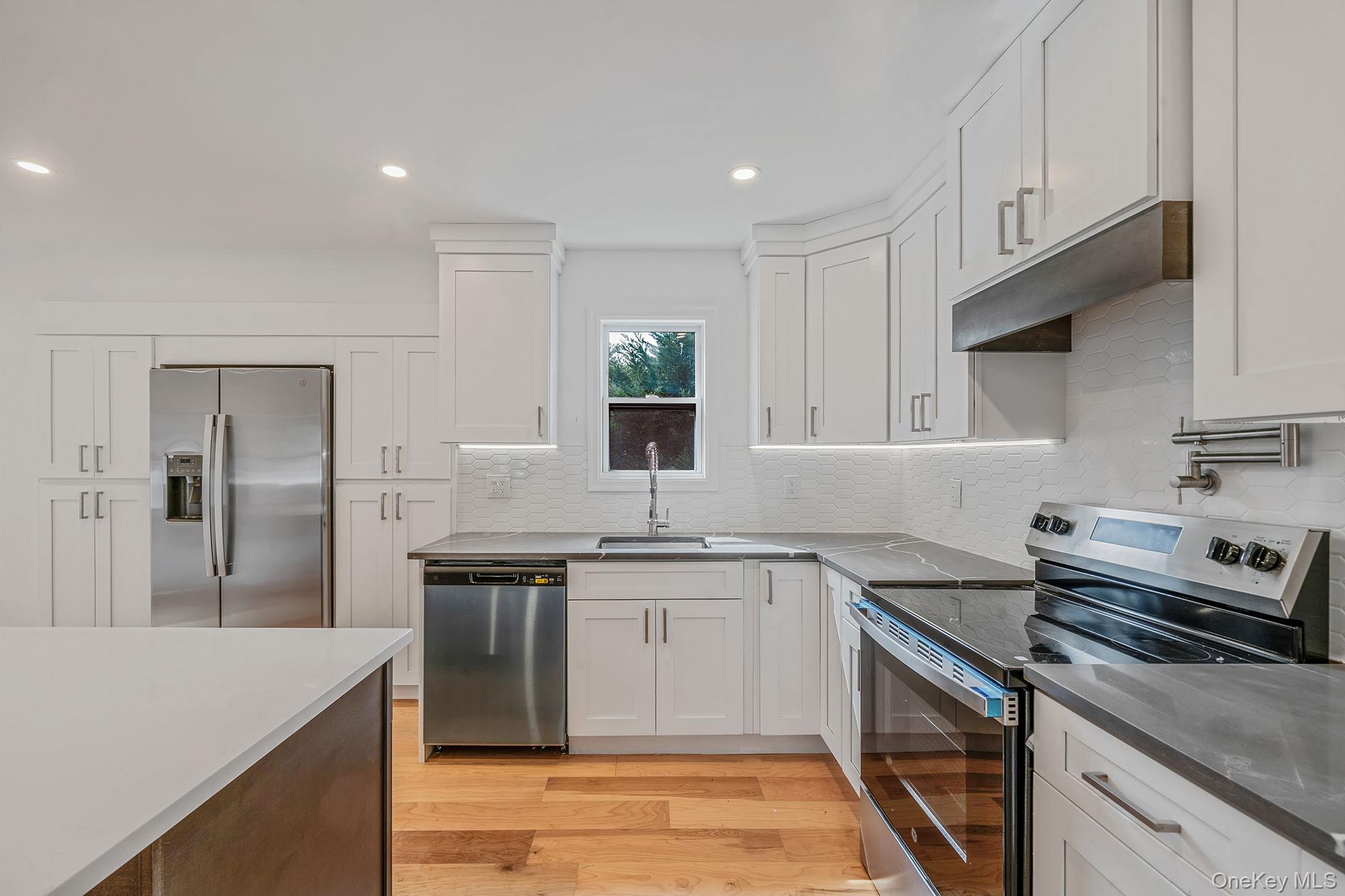 220 Peekskill Avenue, Medford, NY 11763