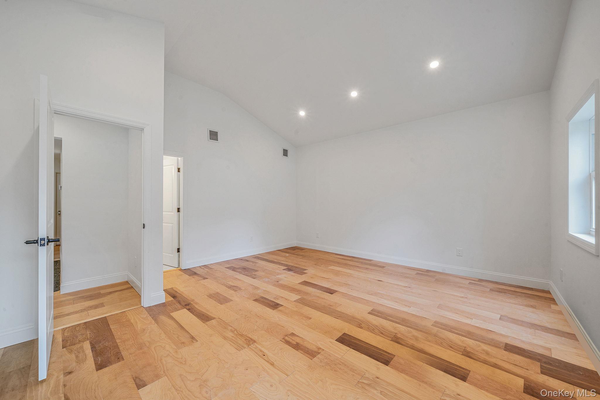 220 Peekskill Avenue, Medford, NY 11763