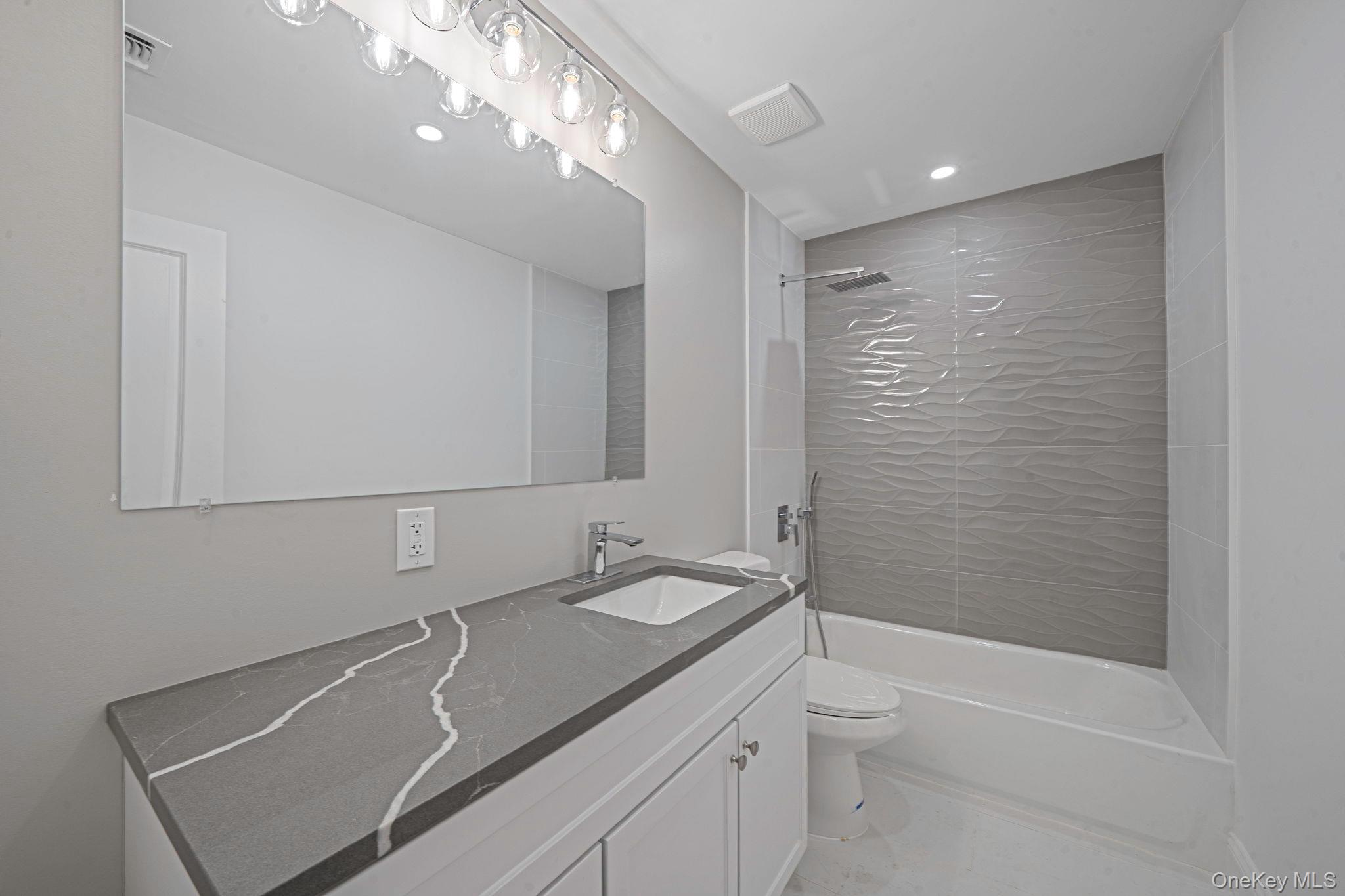 220 Peekskill Avenue, Medford, NY 11763