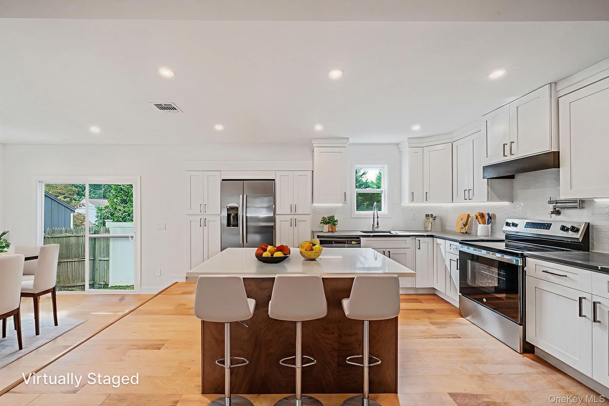 220 Peekskill Avenue, Medford, NY 11763