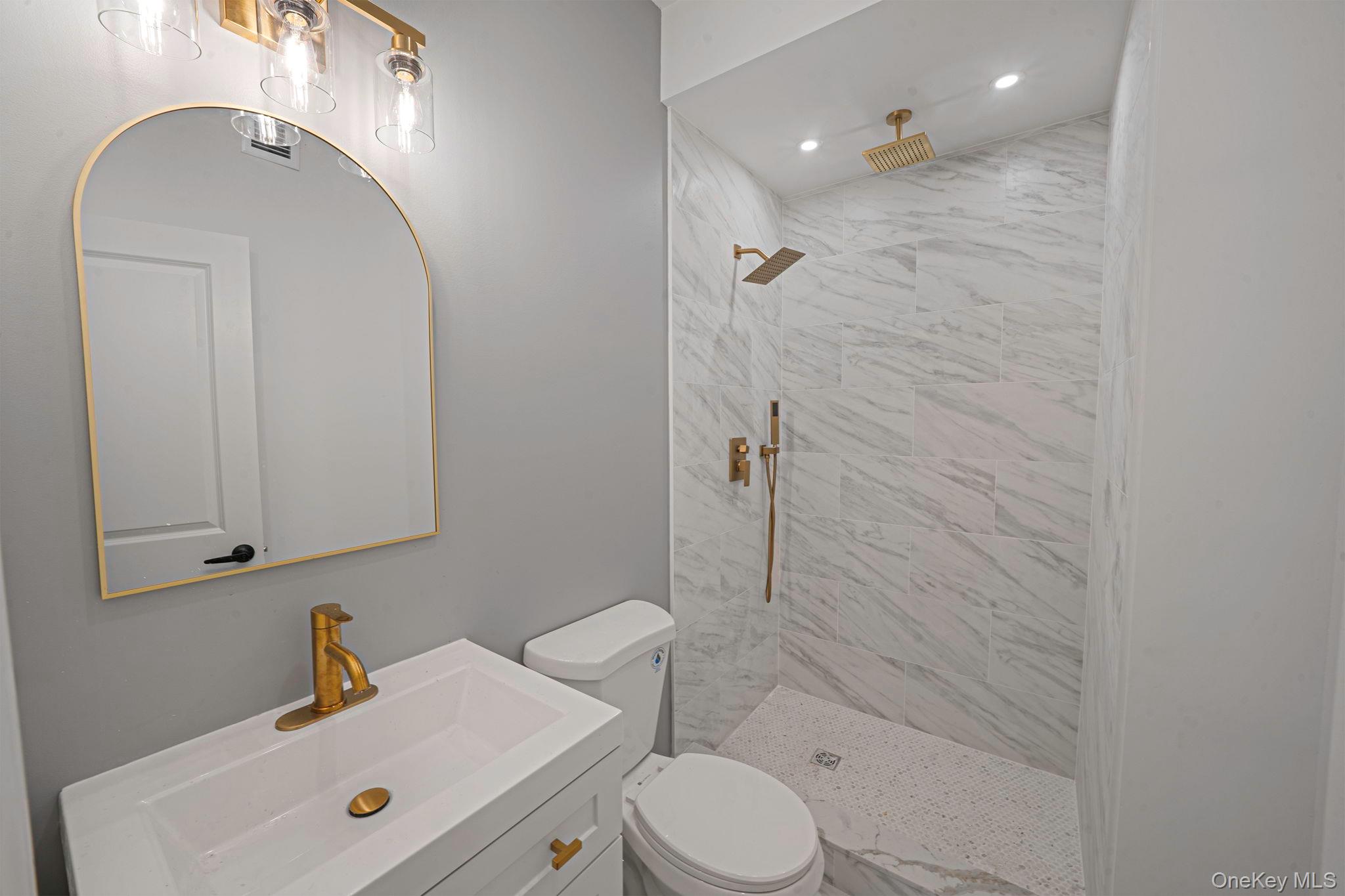 220 Peekskill Avenue, Medford, NY 11763