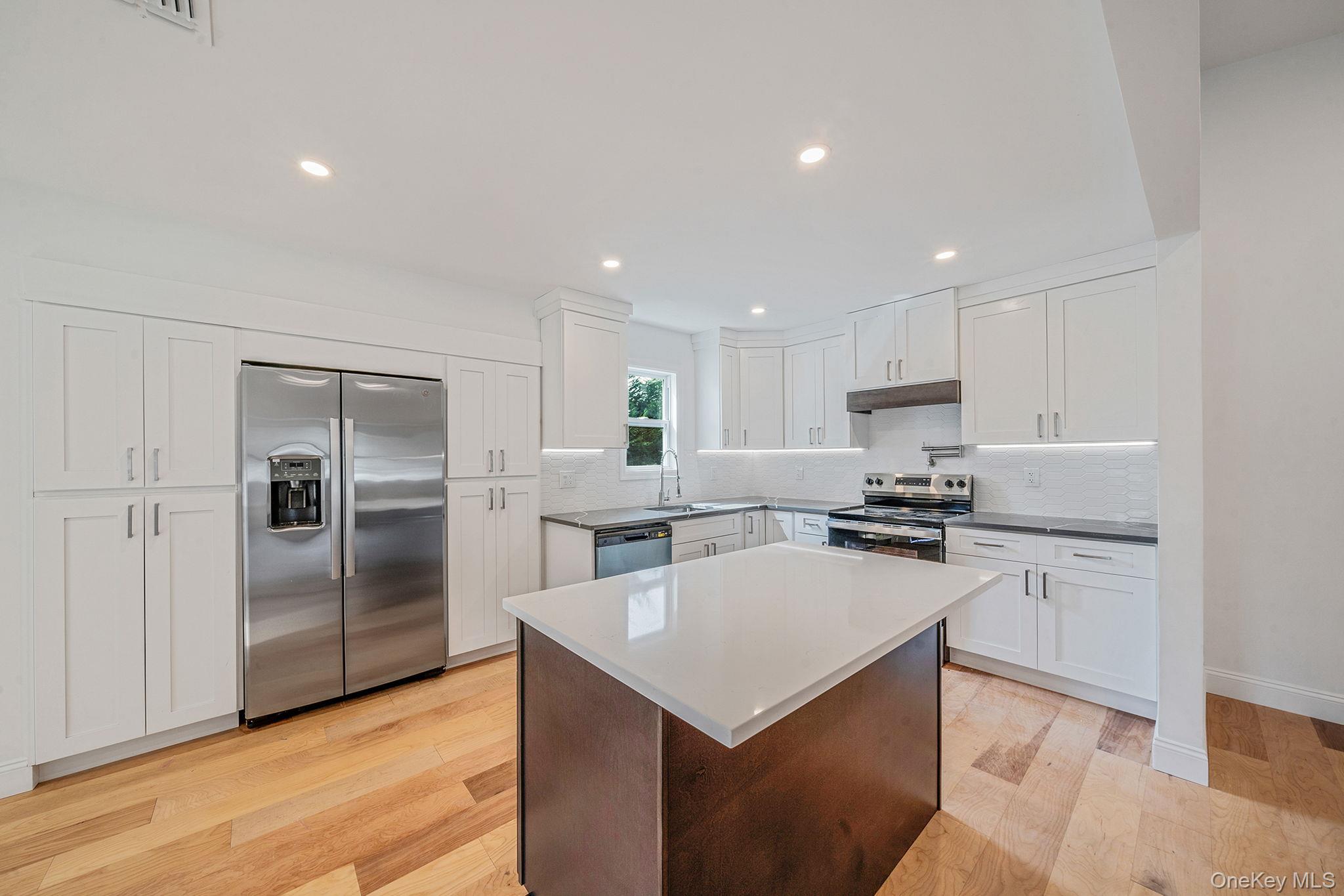 220 Peekskill Avenue, Medford, NY 11763