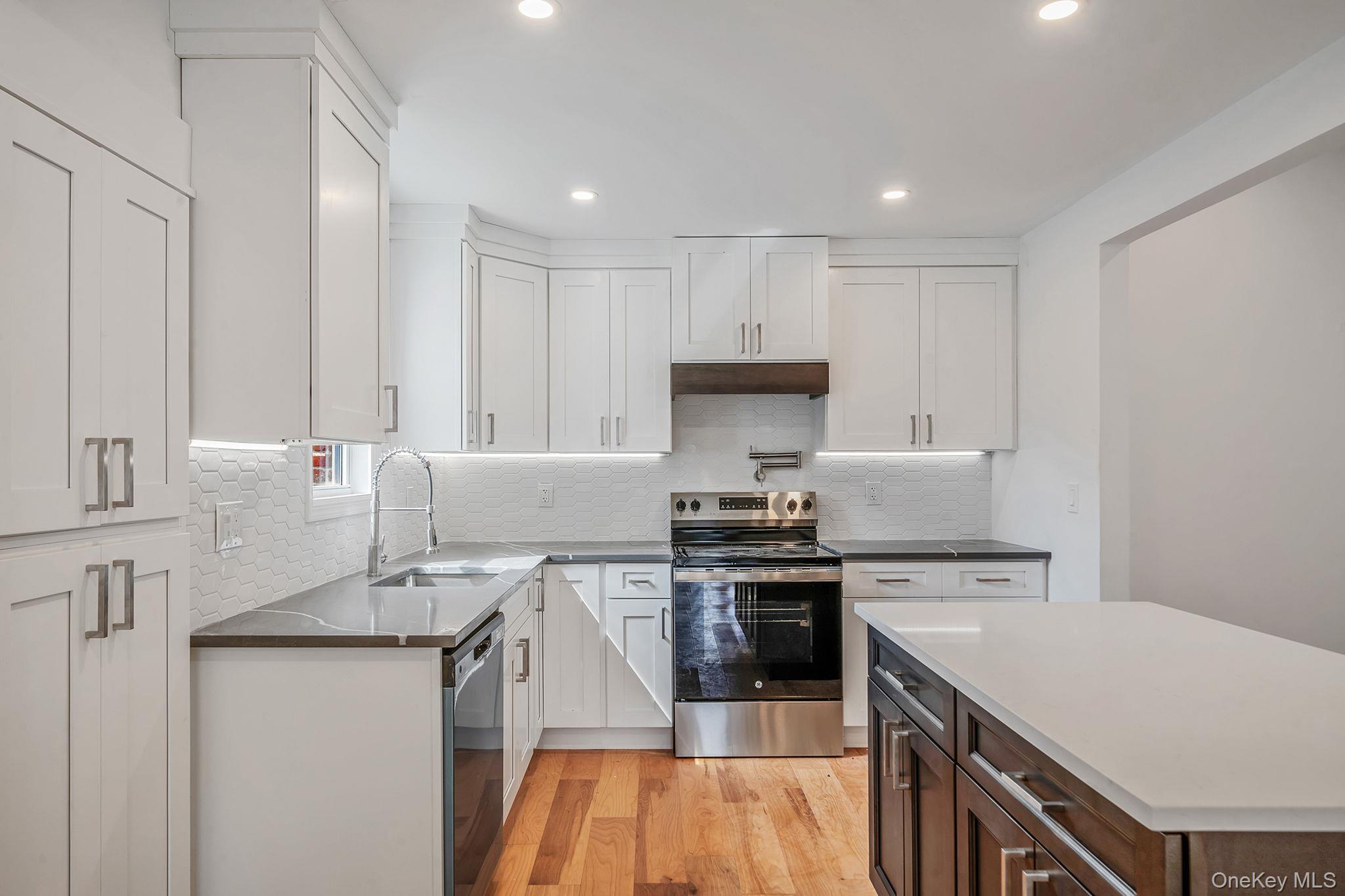 220 Peekskill Avenue, Medford, NY 11763