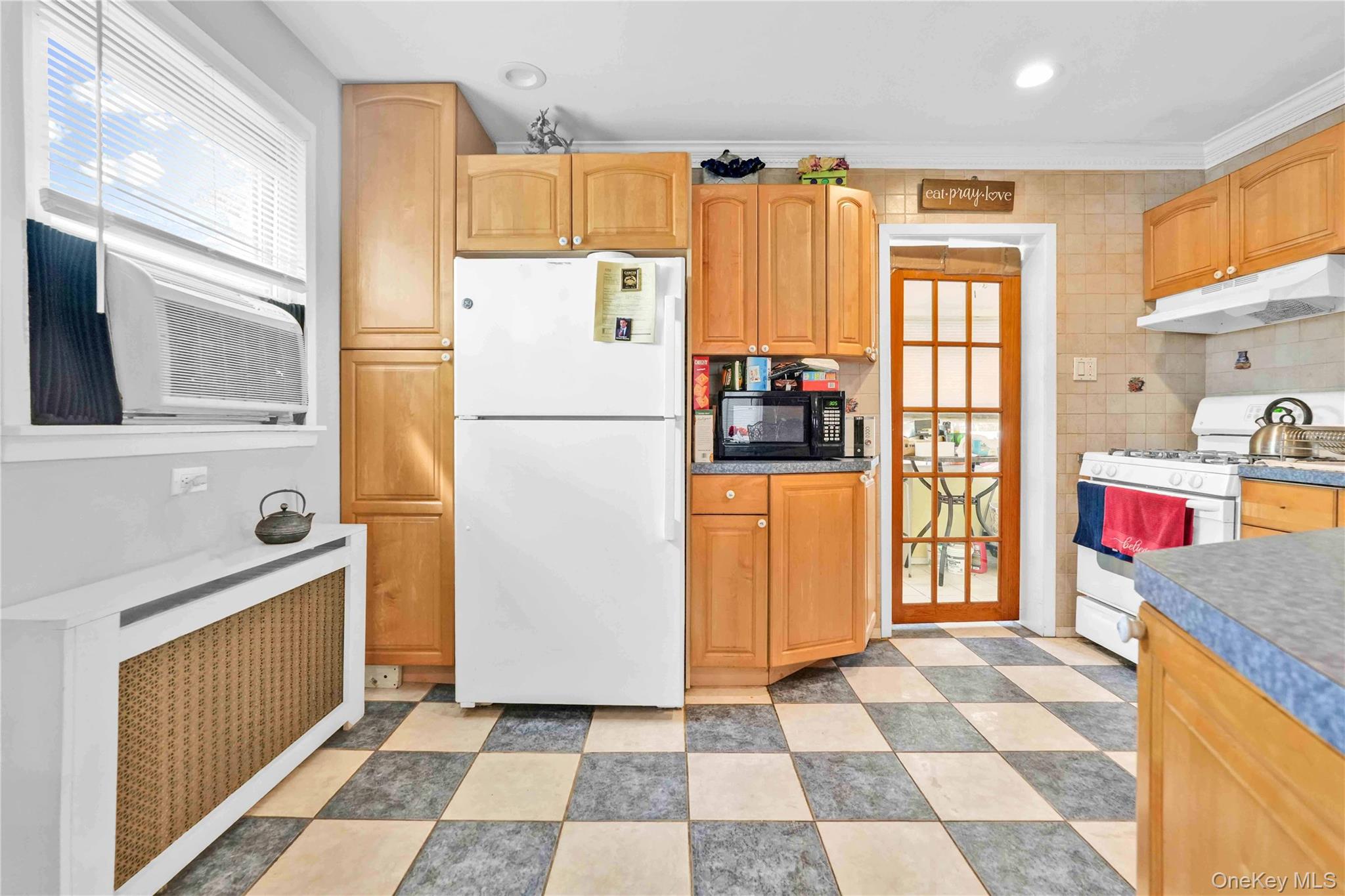 2347 Roosevelt Avenue, East Meadow, NY 11554