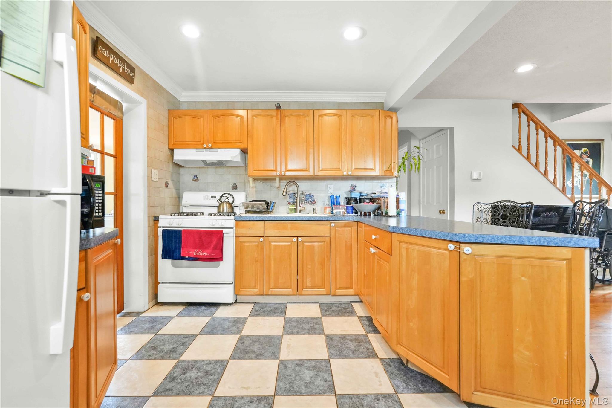 2347 Roosevelt Avenue, East Meadow, NY 11554