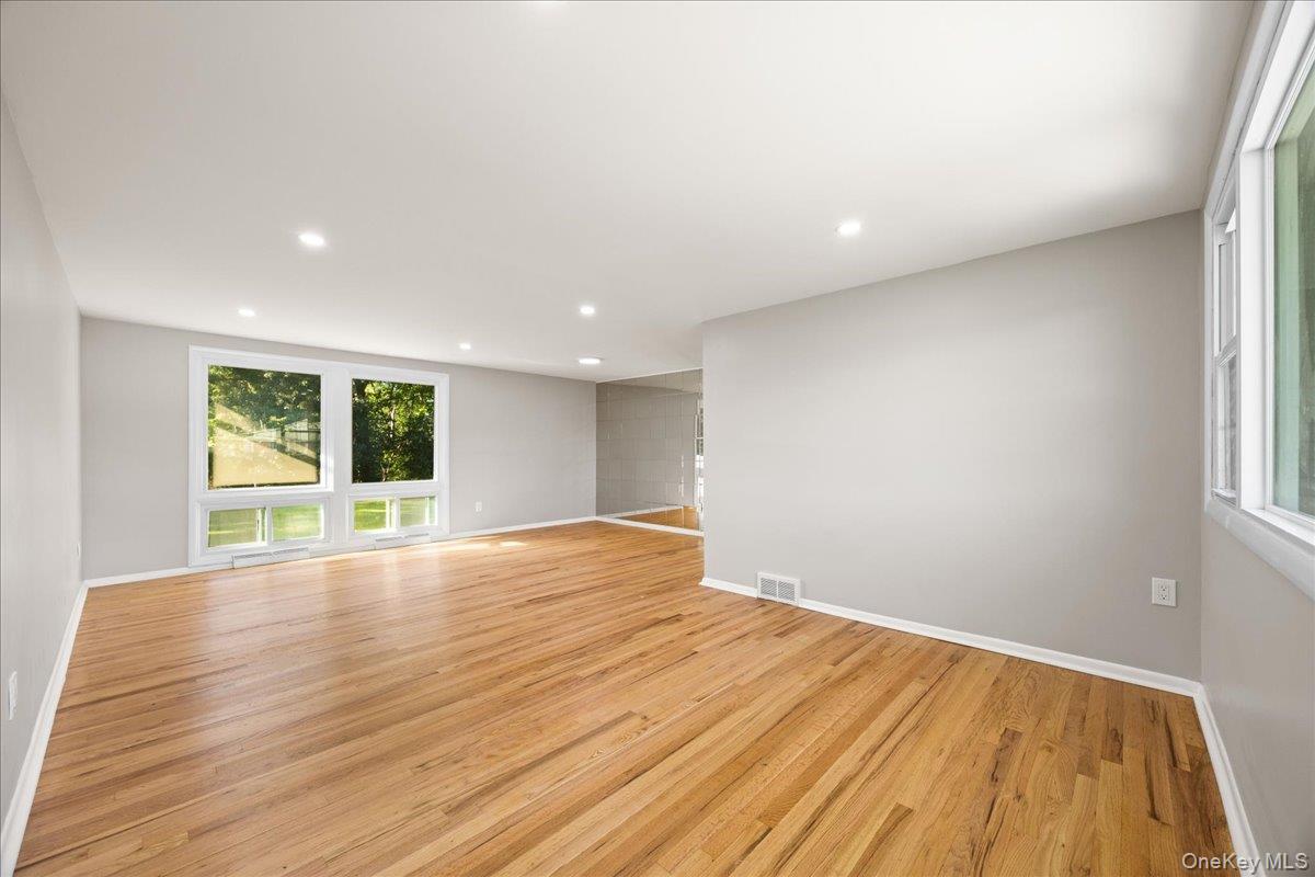 24 Stony Run Road, Newburgh, NY 12550