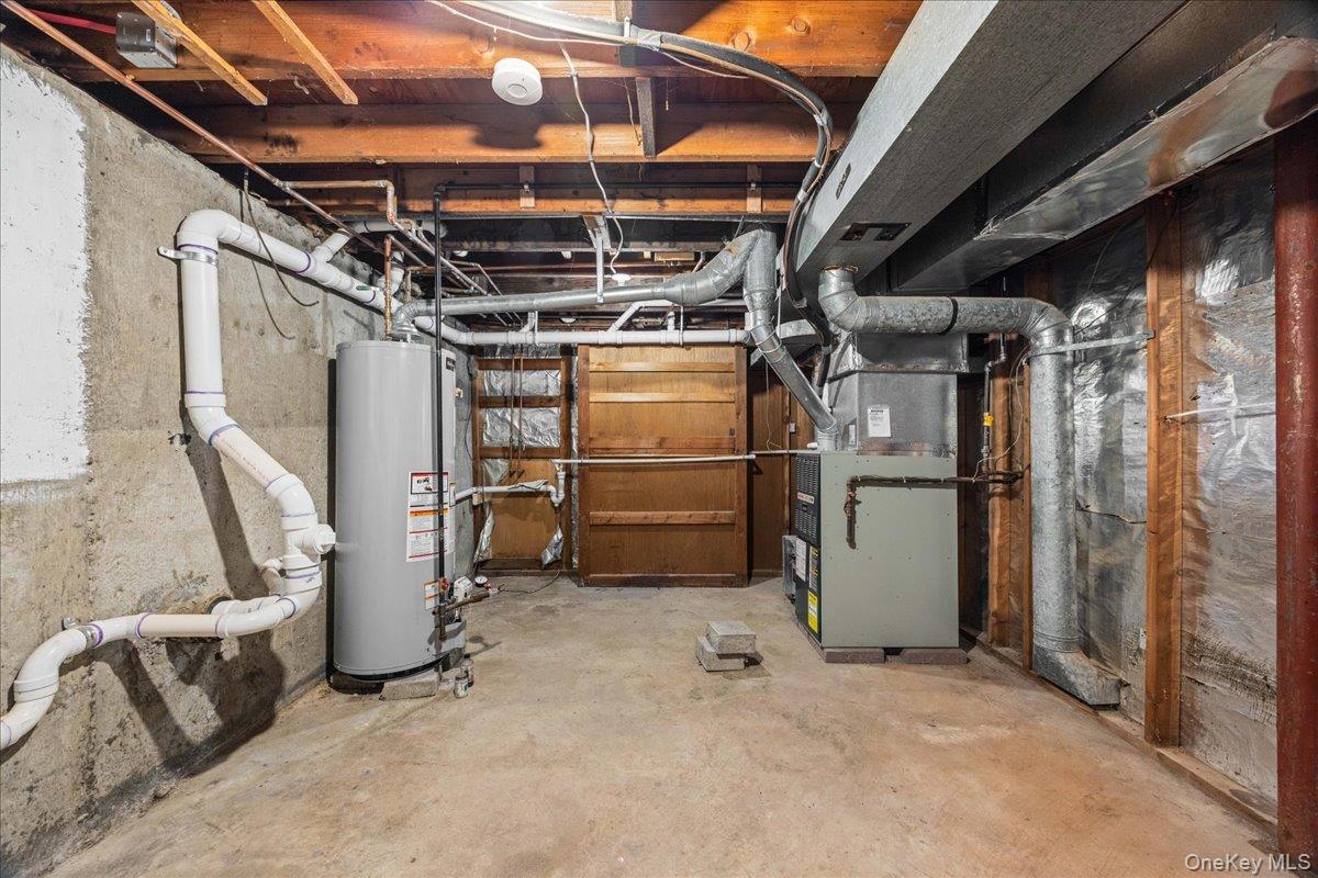 24 Stony Run Road, Newburgh, NY 12550