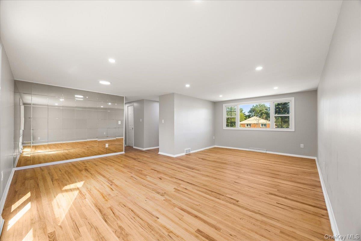 24 Stony Run Road, Newburgh, NY 12550