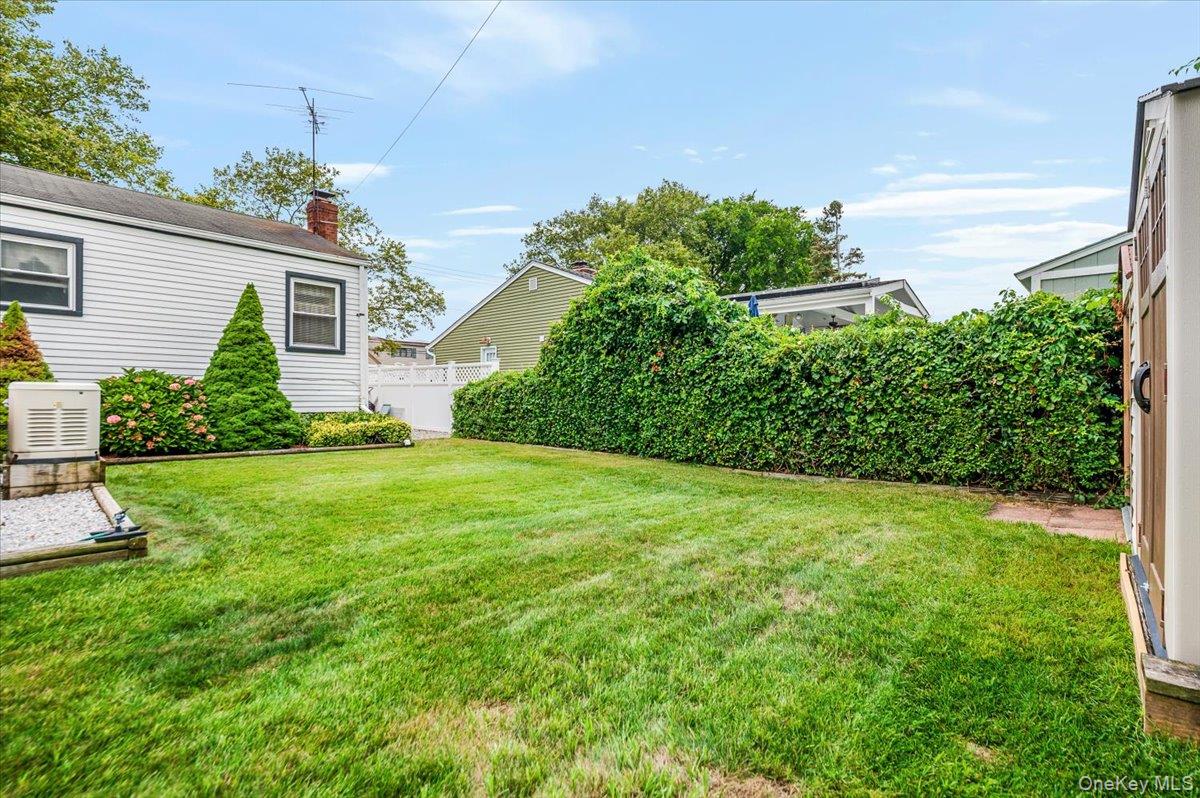 225 Granada Parkway, Lindenhurst, NY 11757