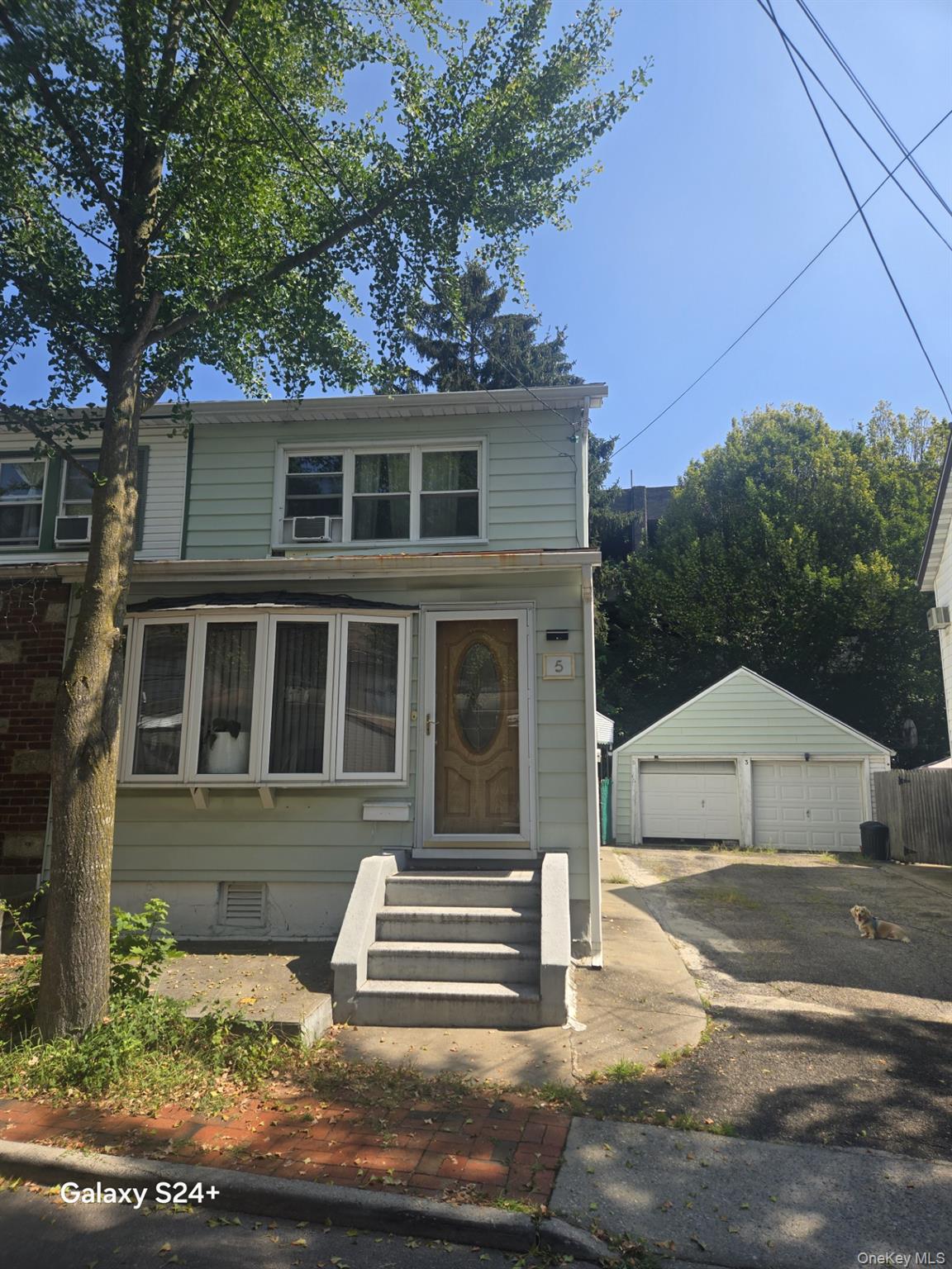 5 Pearce Place, Great Neck, NY 11021