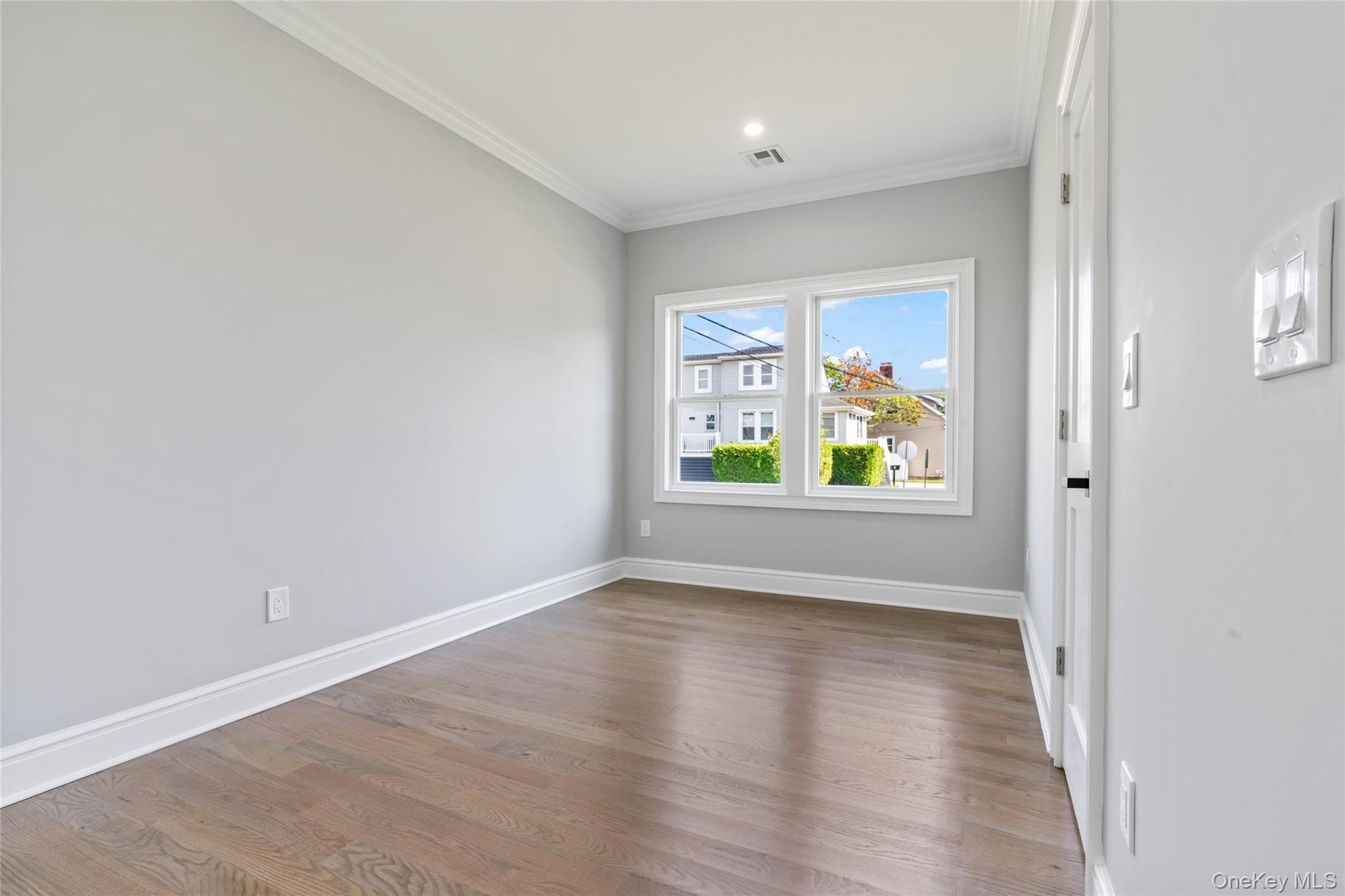 7 S Bay Avenue, Bay Shore, NY 11706