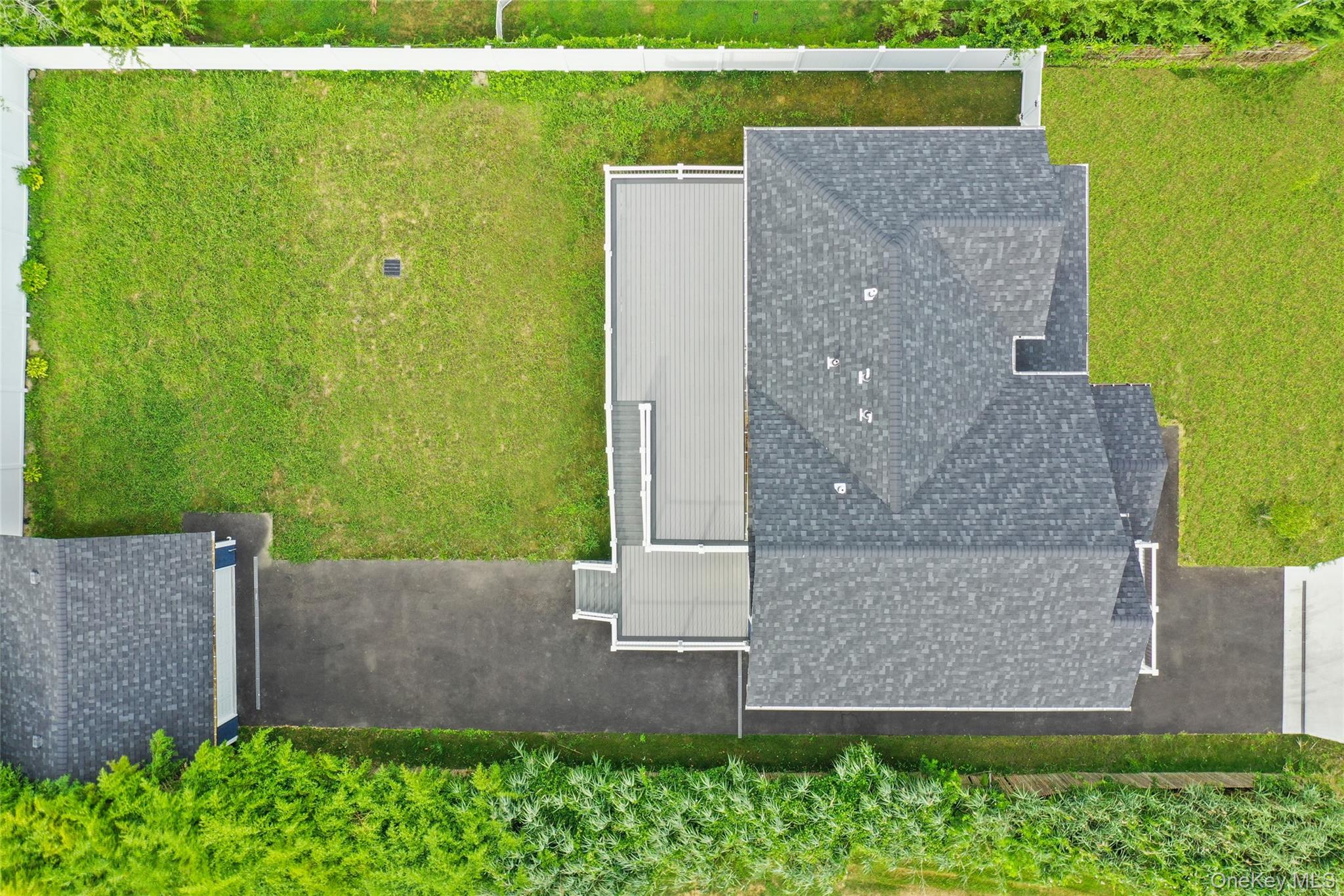 7 S Bay Avenue, Bay Shore, NY 11706