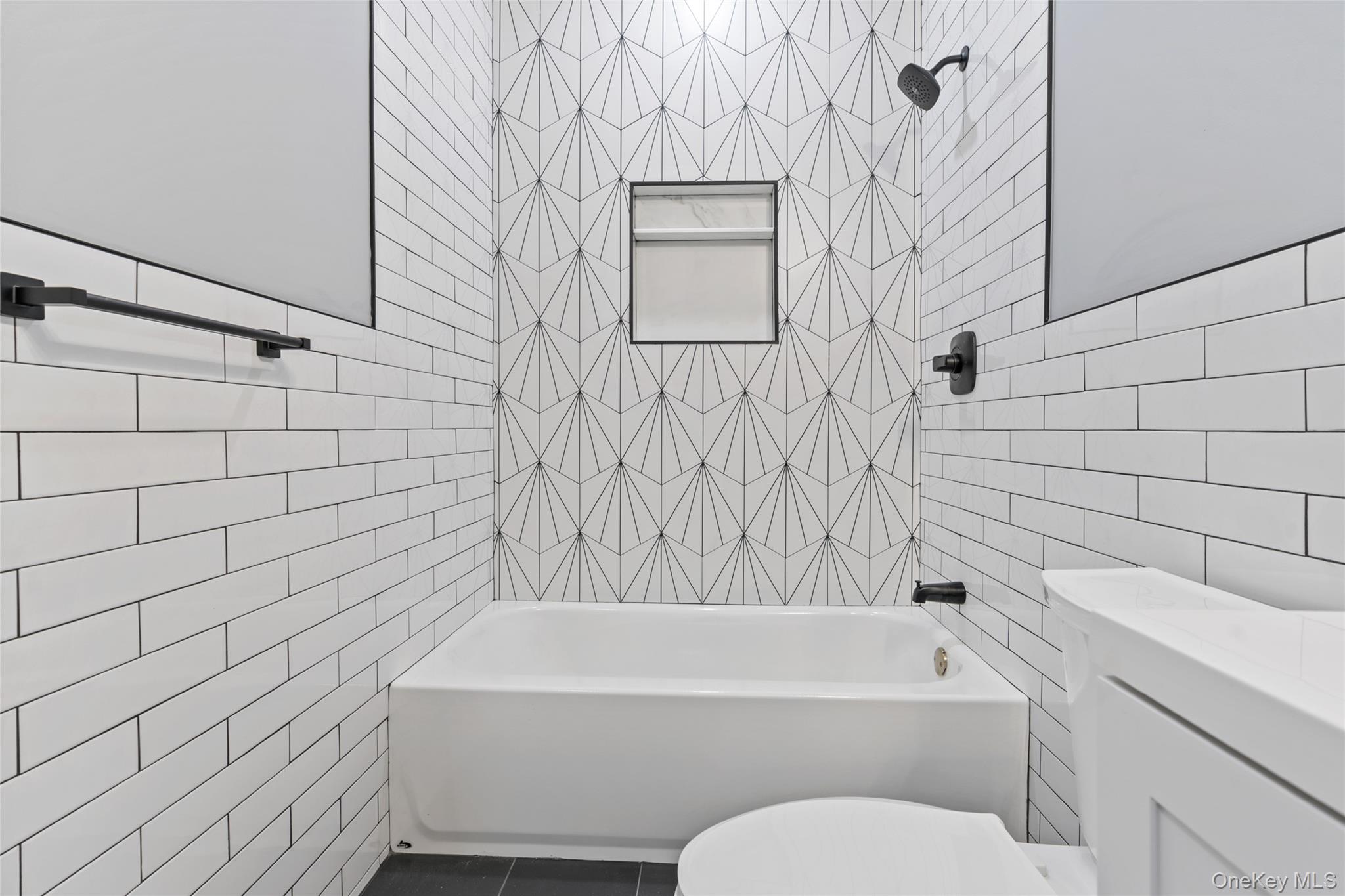 7 S Bay Avenue, Bay Shore, NY 11706