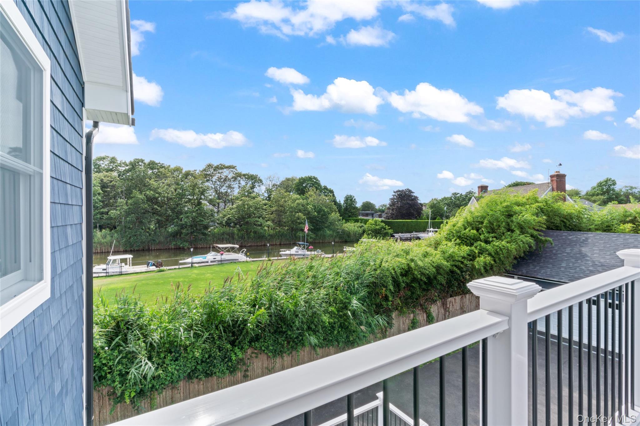 7 S Bay Avenue, Bay Shore, NY 11706