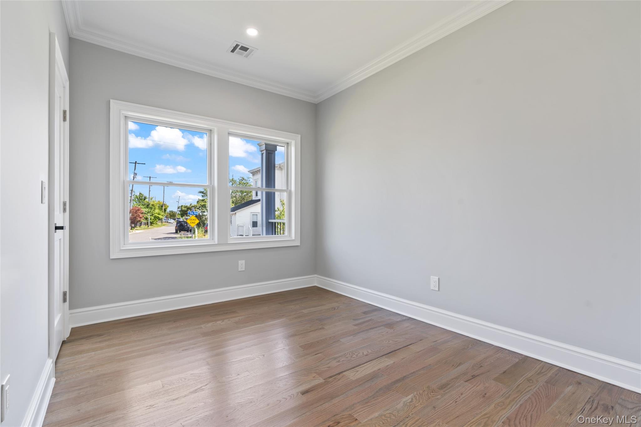 7 S Bay Avenue, Bay Shore, NY 11706