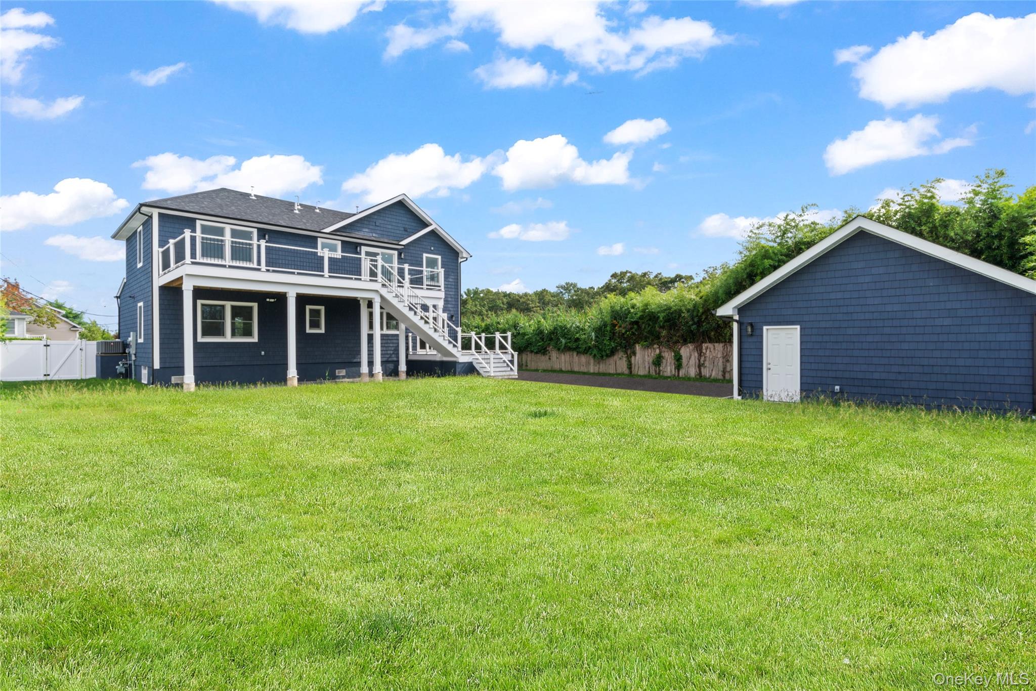 7 S Bay Avenue, Bay Shore, NY 11706