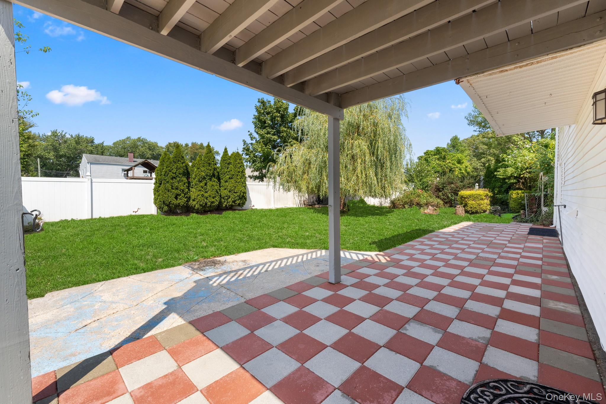 109 Remington Avenue, Selden, NY 11784