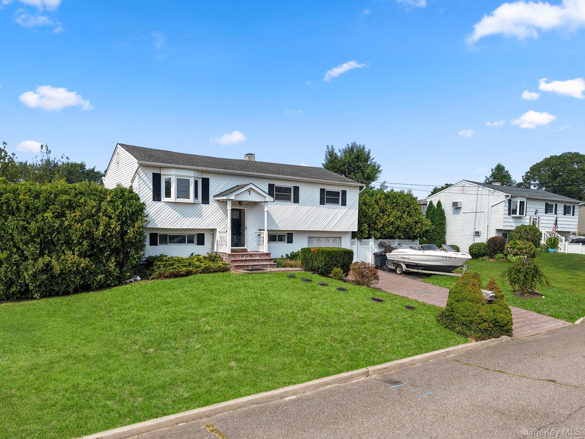 109 Remington Avenue, Selden, NY 11784