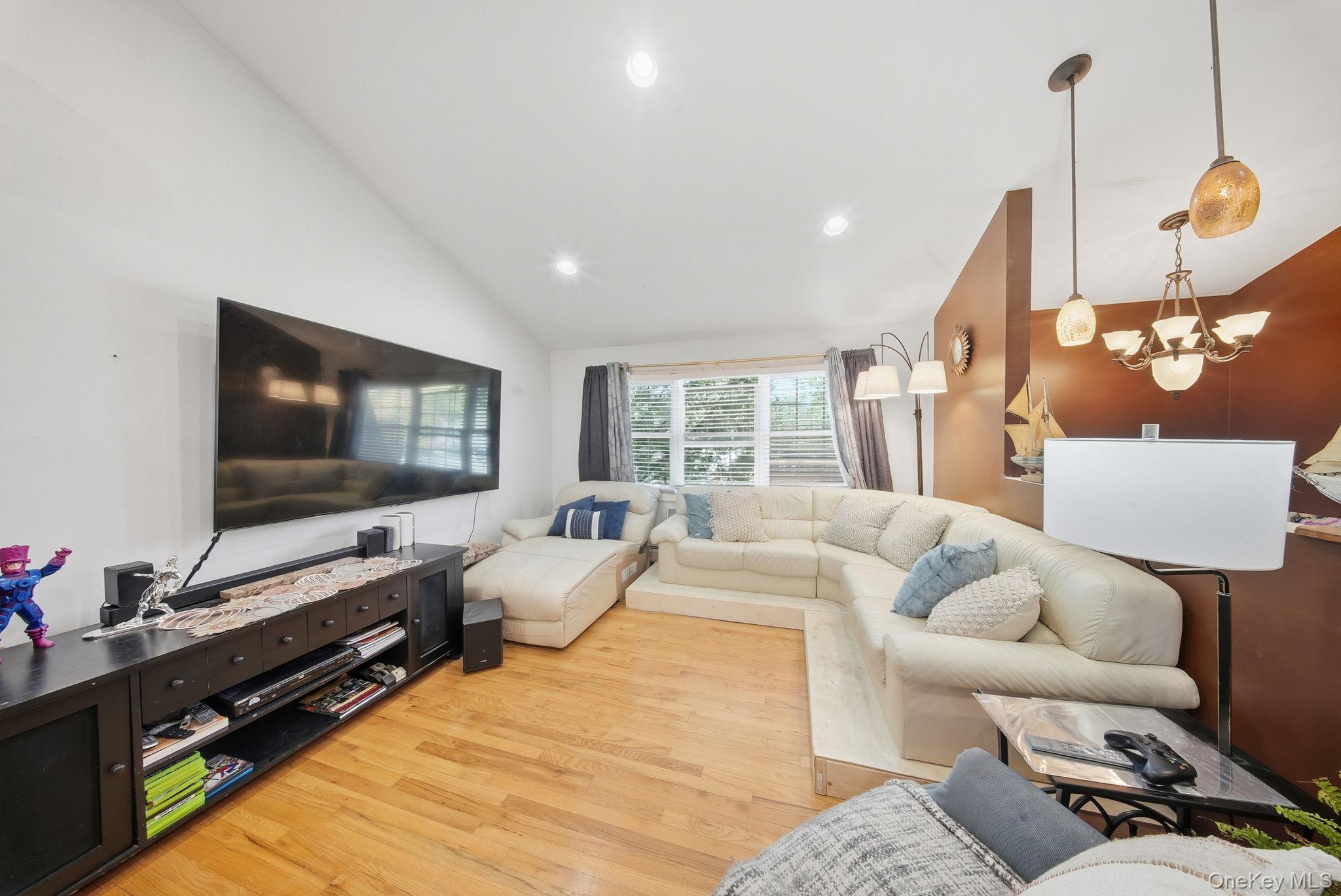 7 Dussenbury Drive, Florida, NY 10921