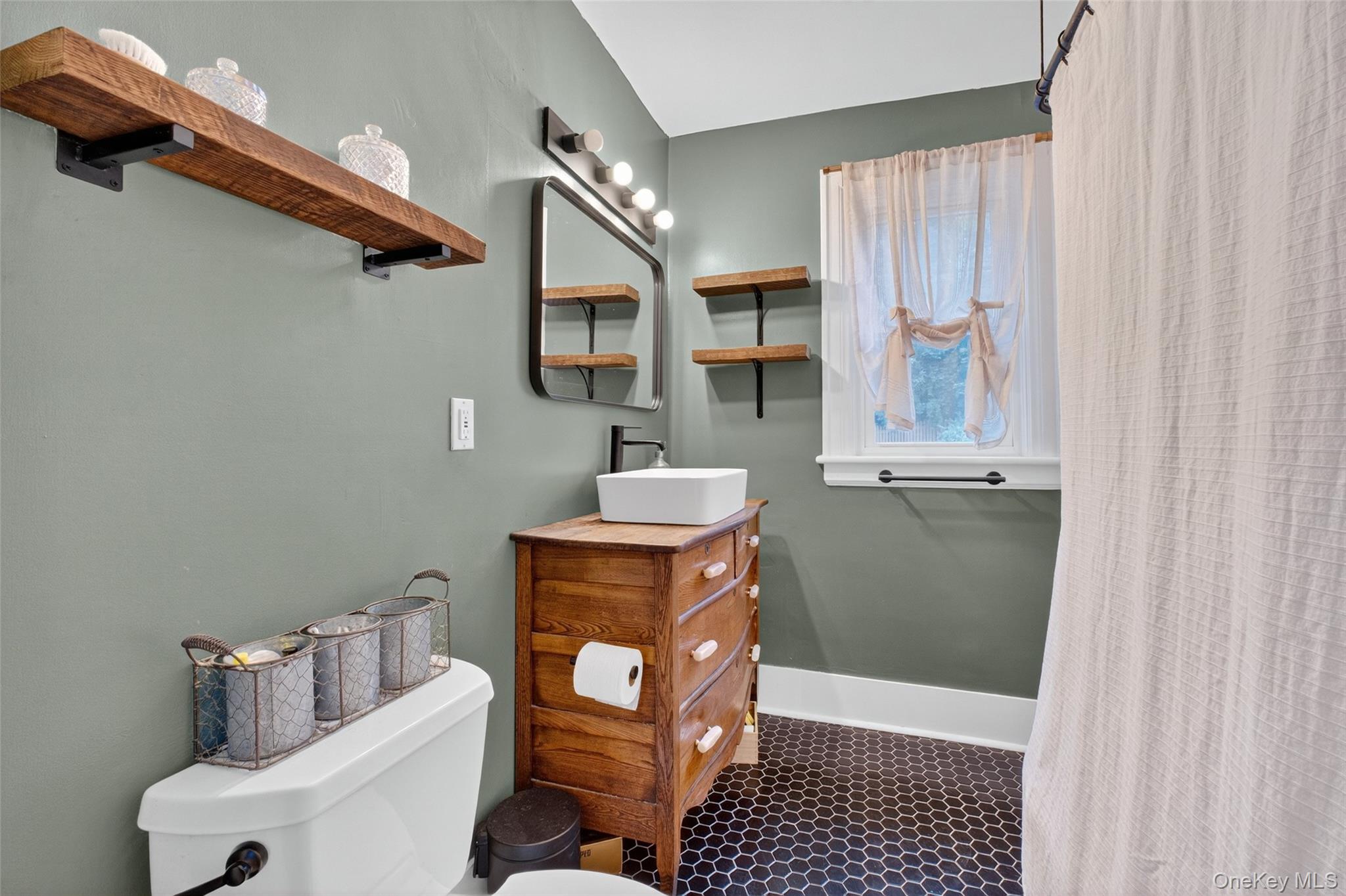 4 Marian Avenue, Poughkeepsie, NY 12601