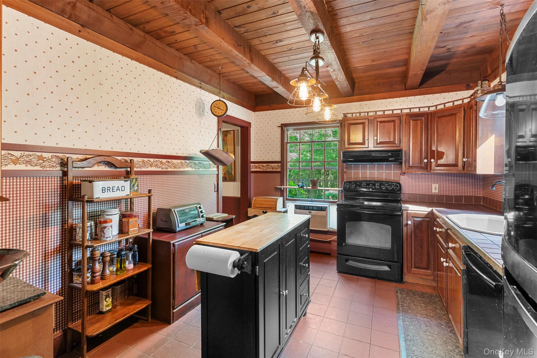 213 Ski Run Road, Bloomingburg, NY 12721