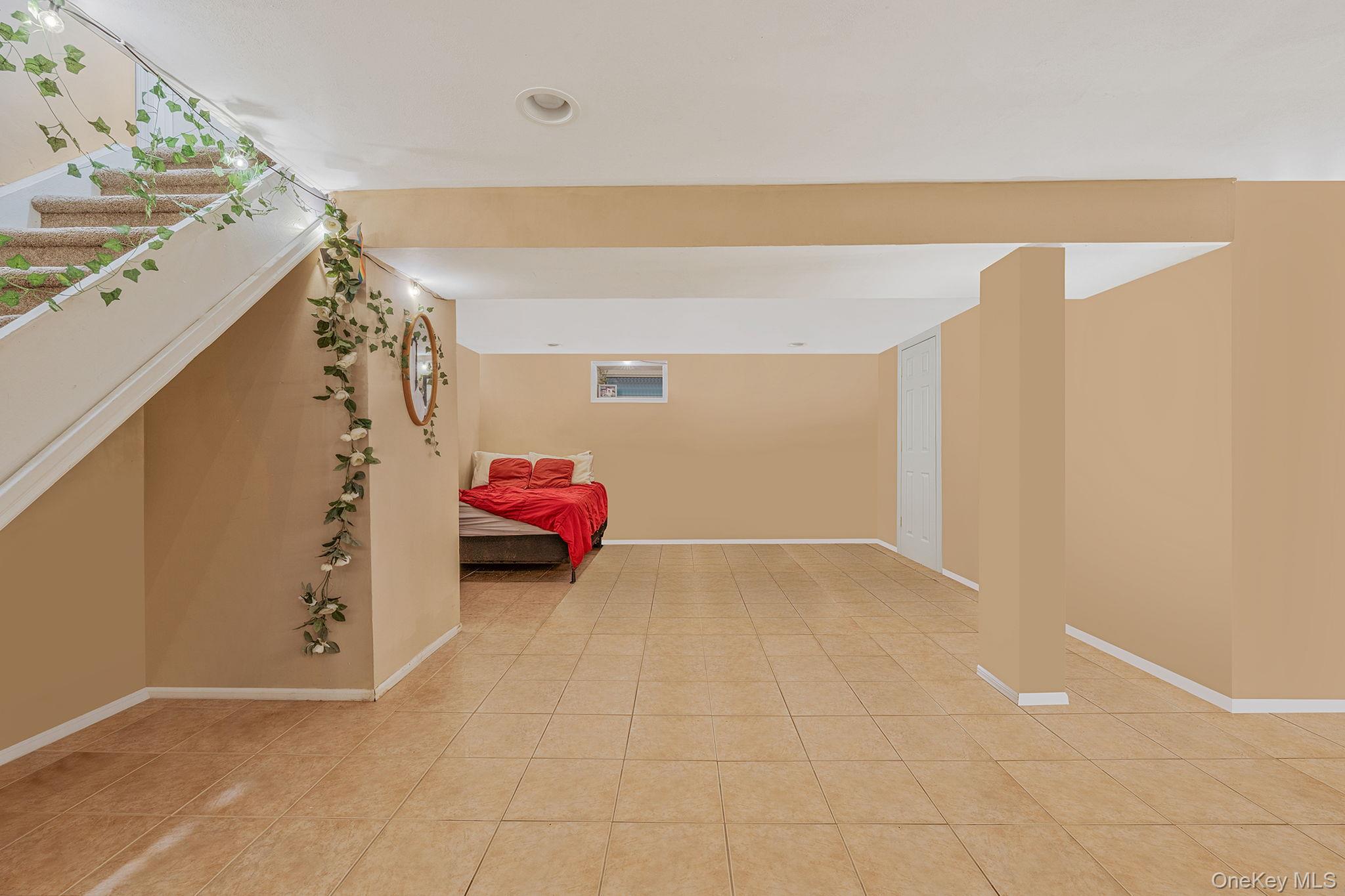 10 Spyglass Lane, East Setauket, NY 11733