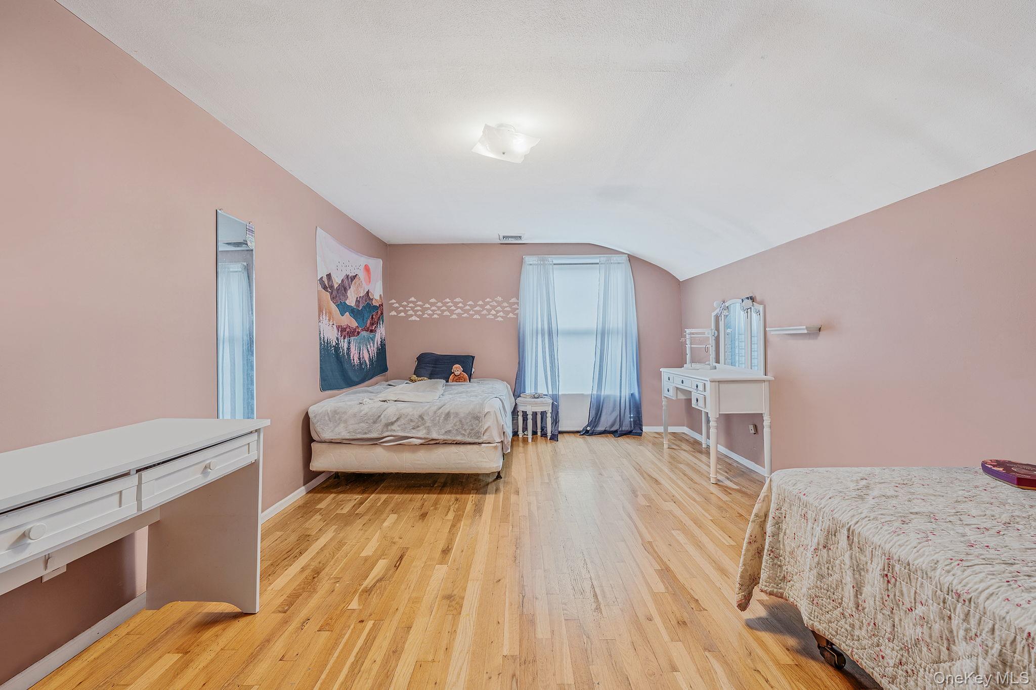 10 Spyglass Lane, East Setauket, NY 11733