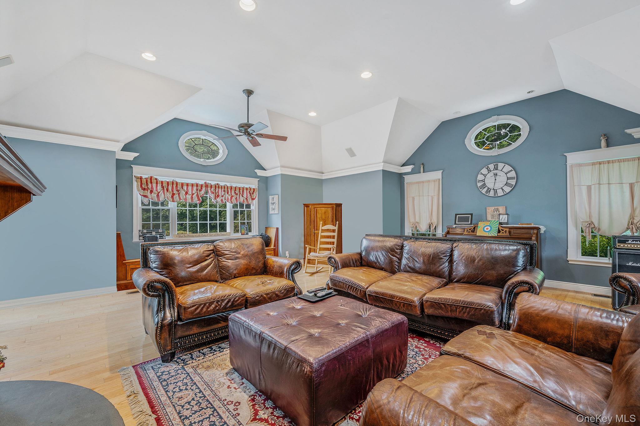 10 Spyglass Lane, East Setauket, NY 11733