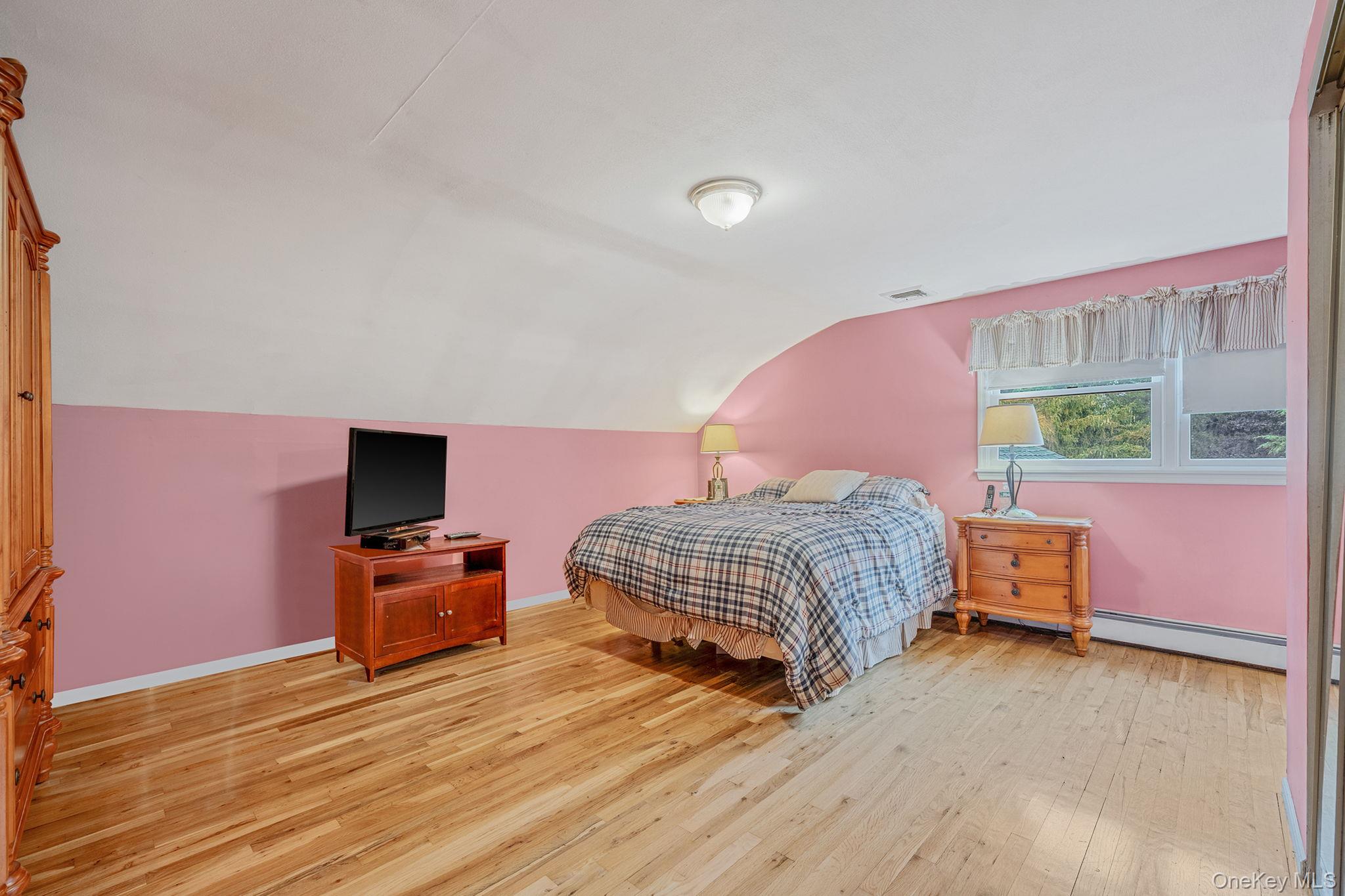 10 Spyglass Lane, East Setauket, NY 11733