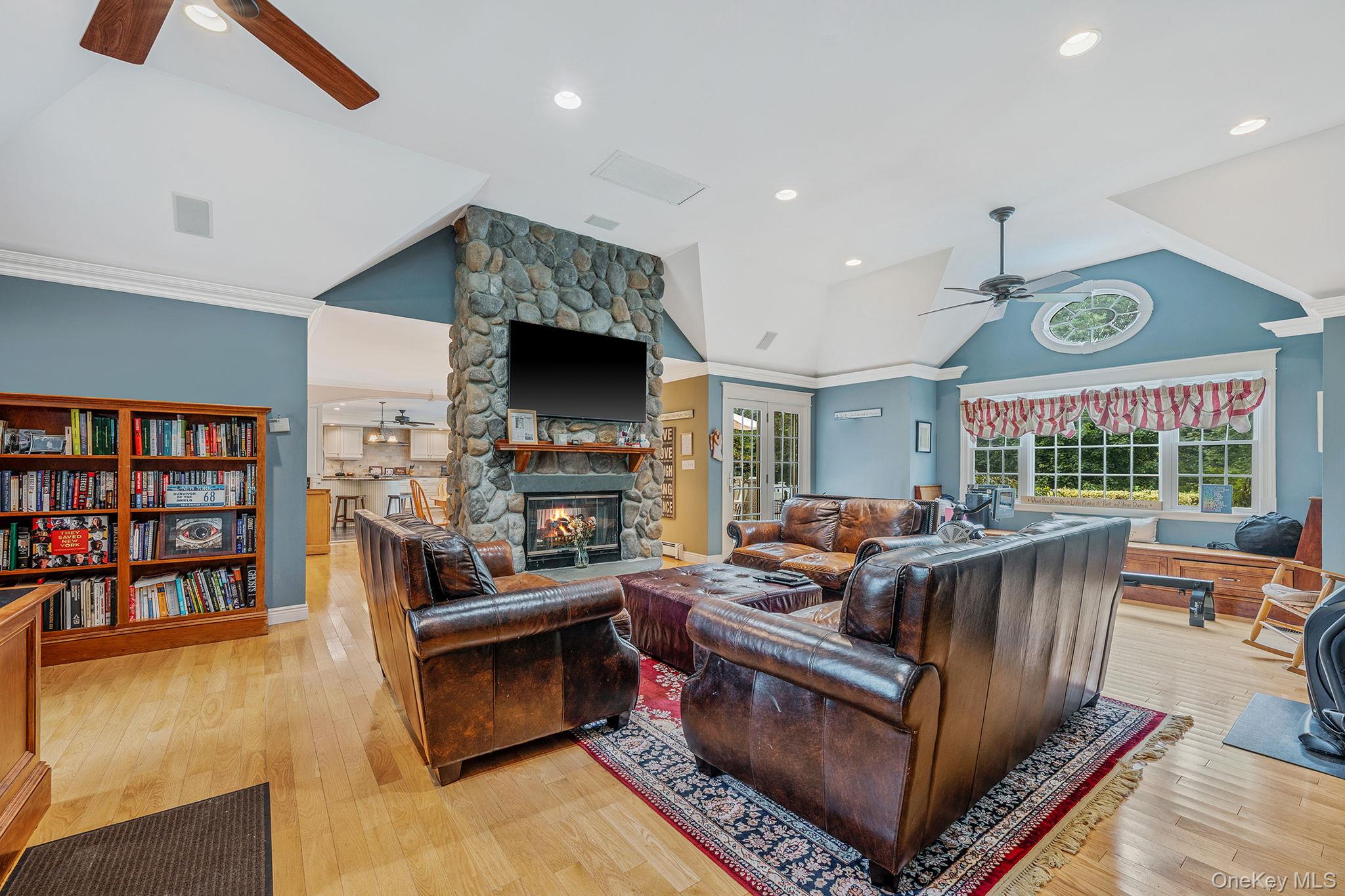 10 Spyglass Lane, East Setauket, NY 11733