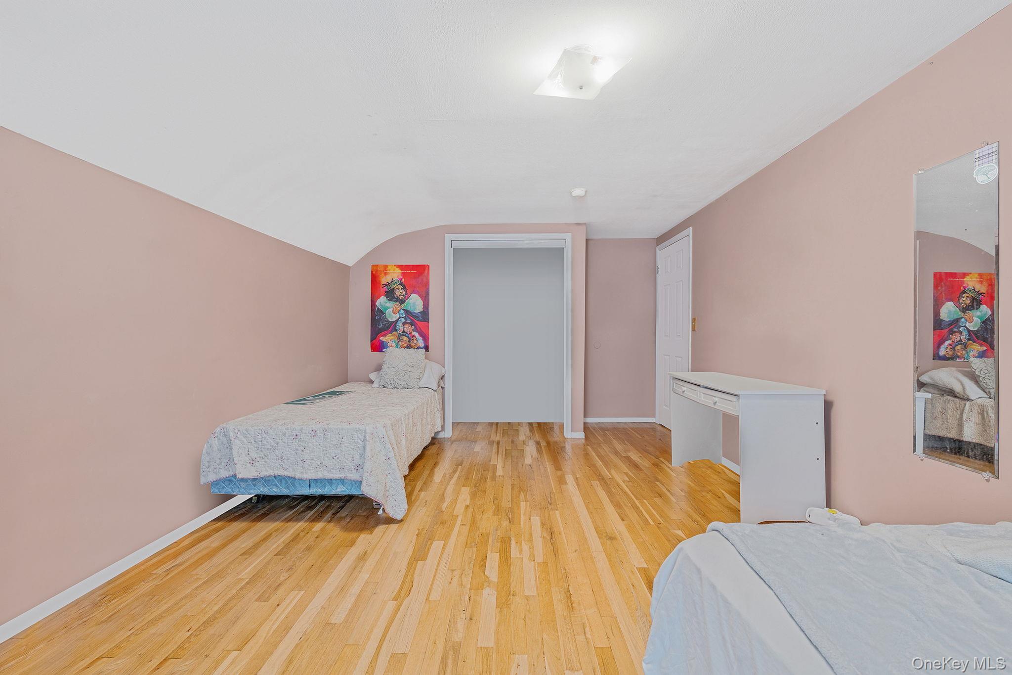 10 Spyglass Lane, East Setauket, NY 11733