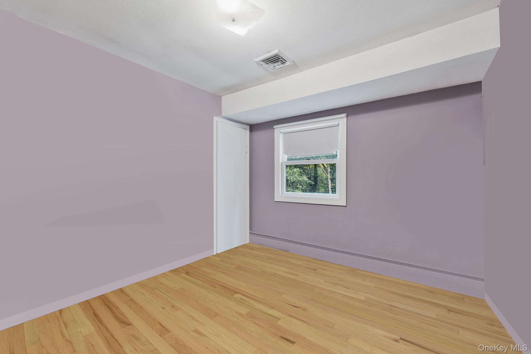 10 Spyglass Lane, East Setauket, NY 11733