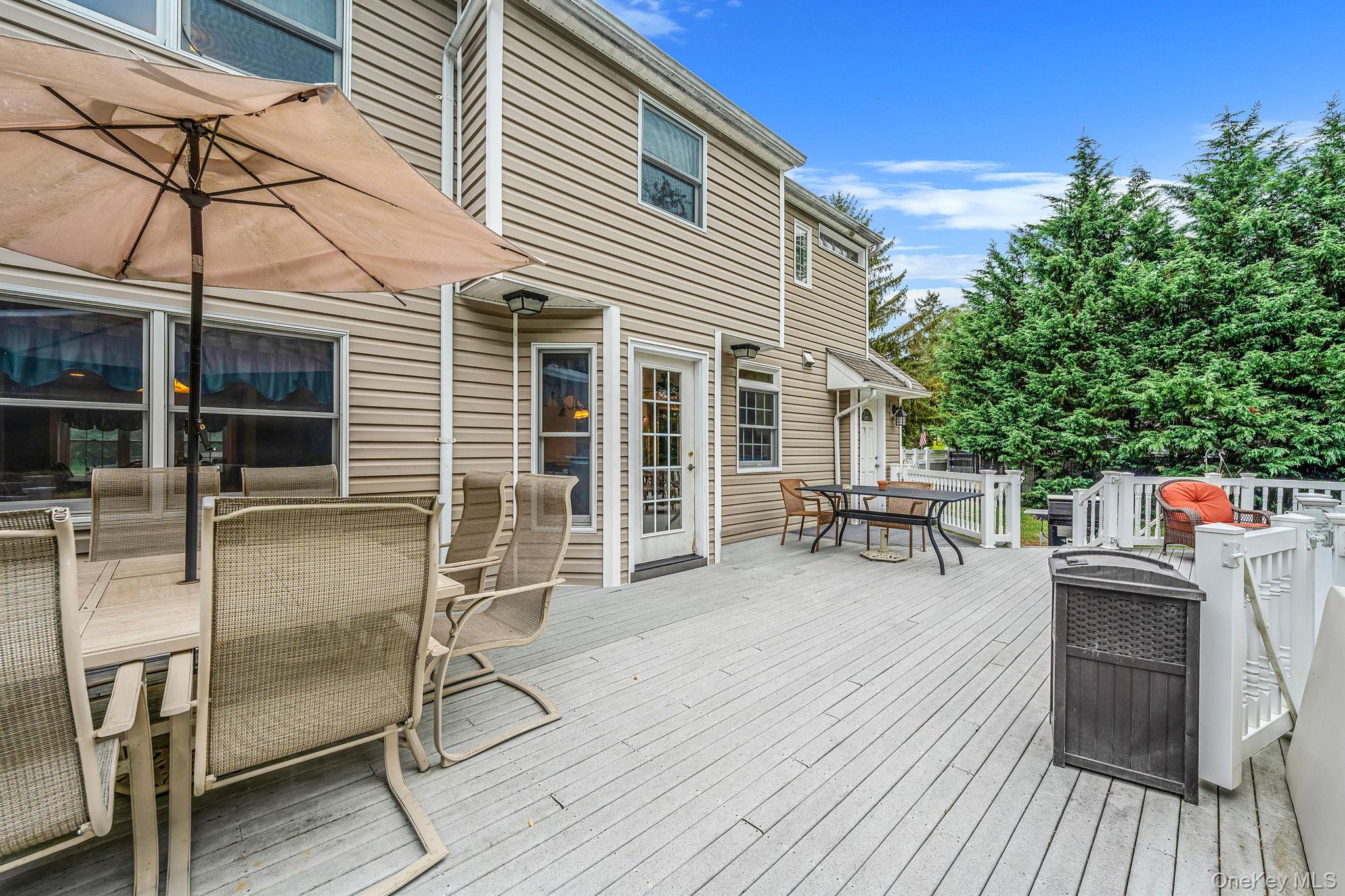 10 Spyglass Lane, East Setauket, NY 11733