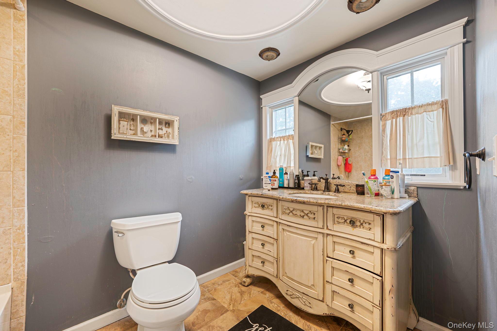 10 Spyglass Lane, East Setauket, NY 11733