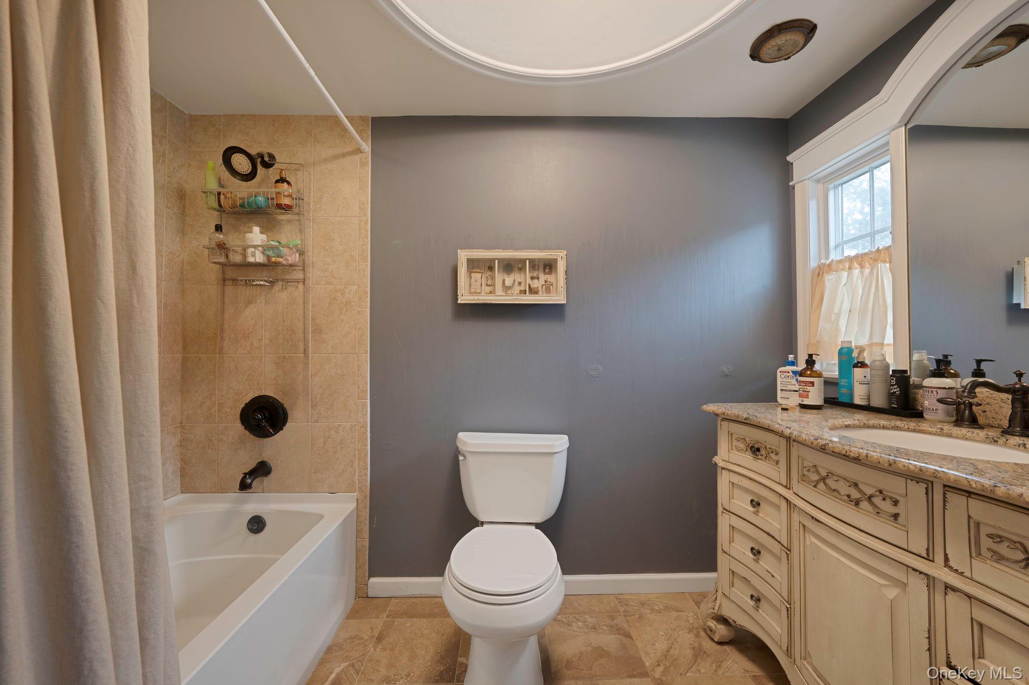 10 Spyglass Lane, East Setauket, NY 11733