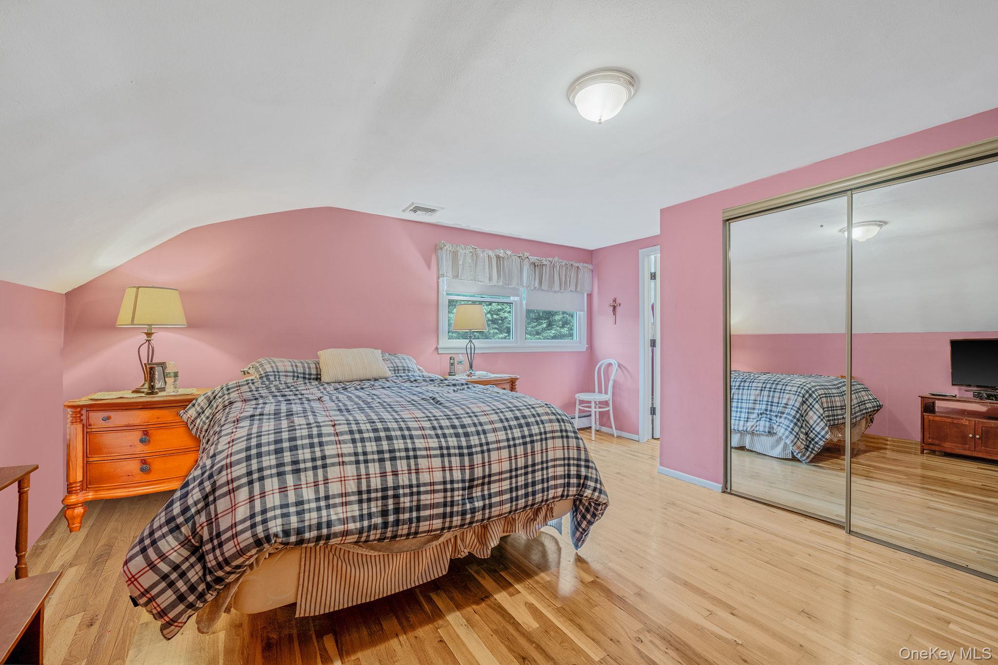 10 Spyglass Lane, East Setauket, NY 11733