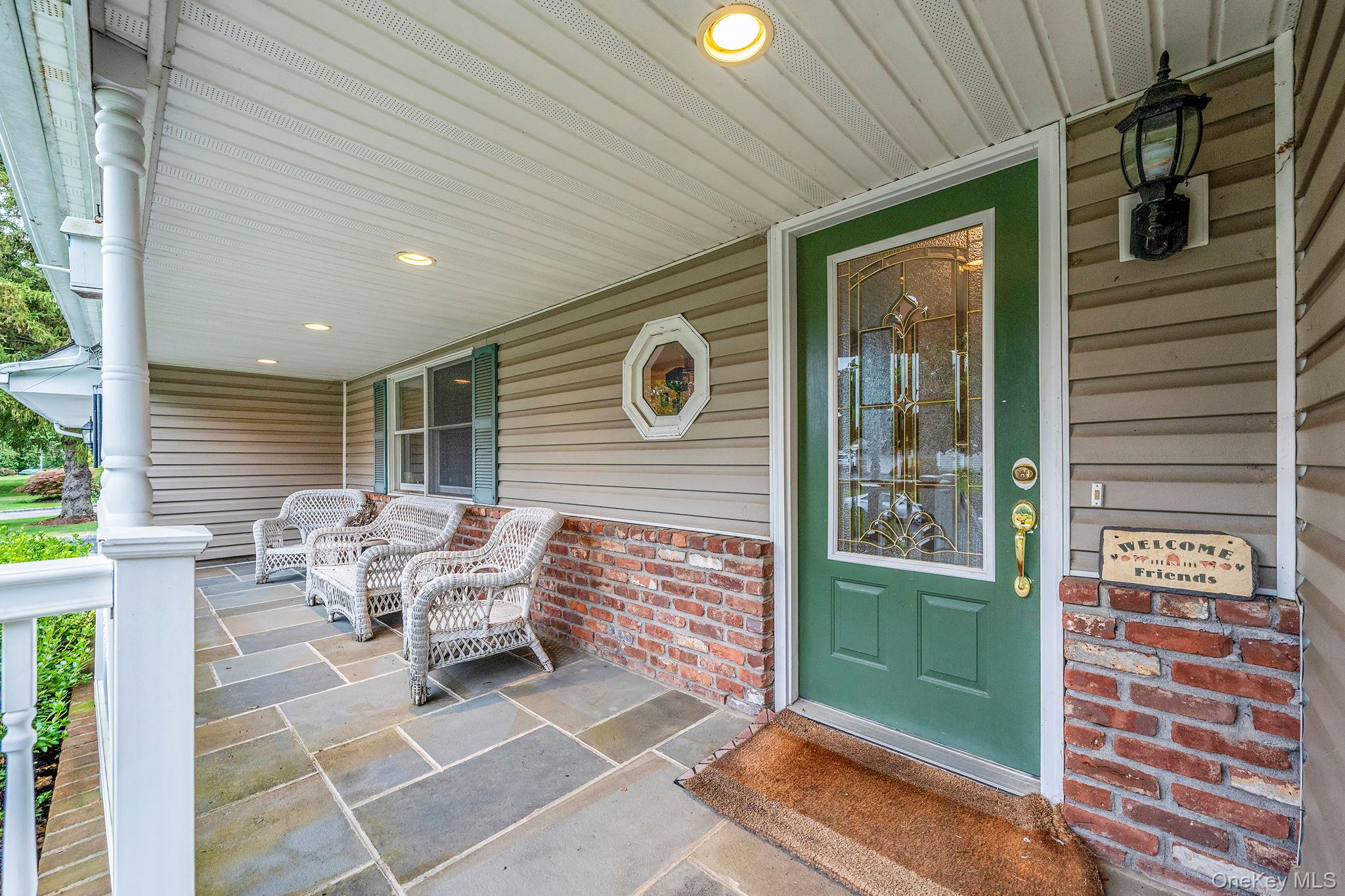 10 Spyglass Lane, East Setauket, NY 11733