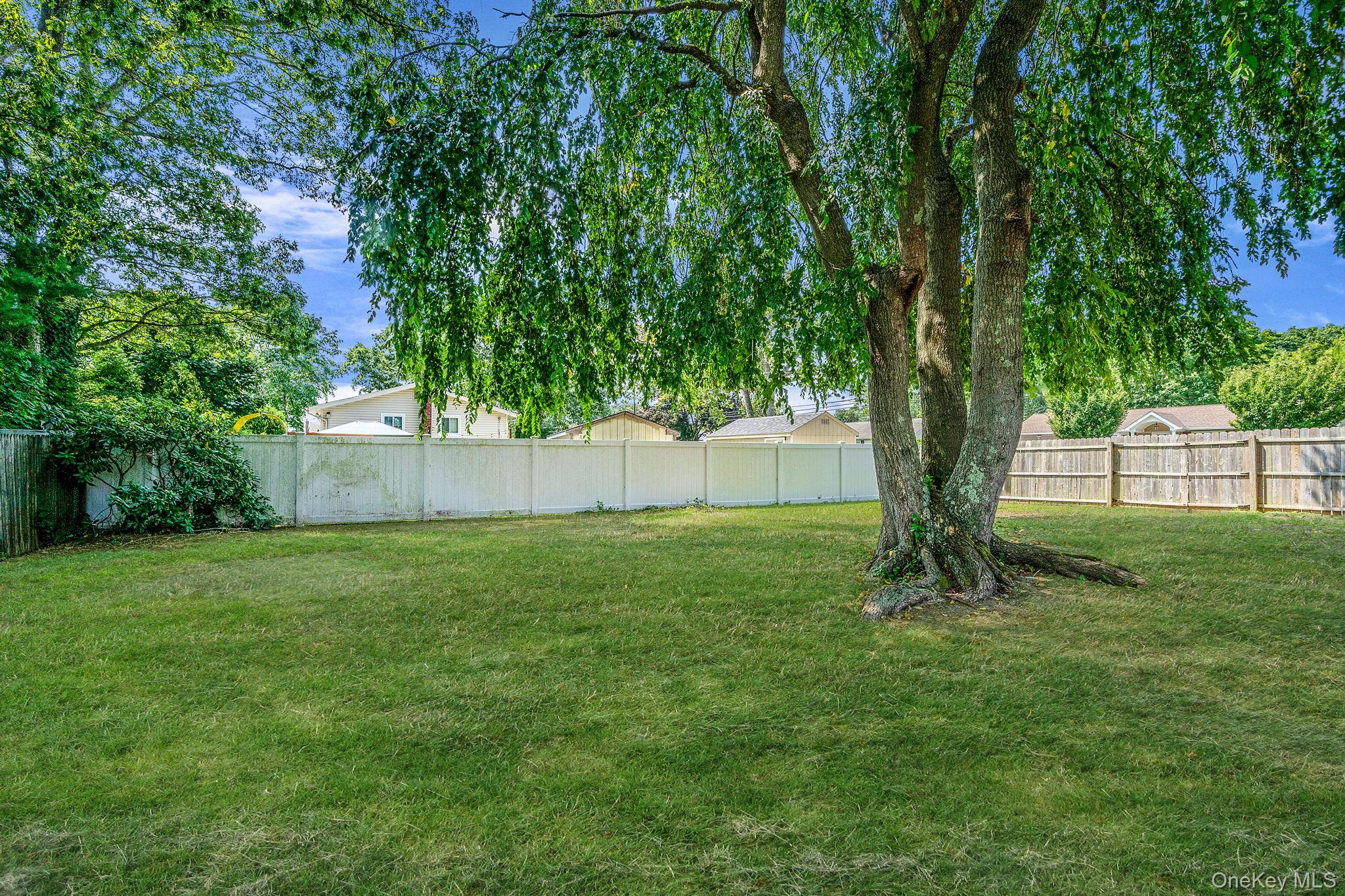 286 Old Country Road, Deer Park, NY 11729