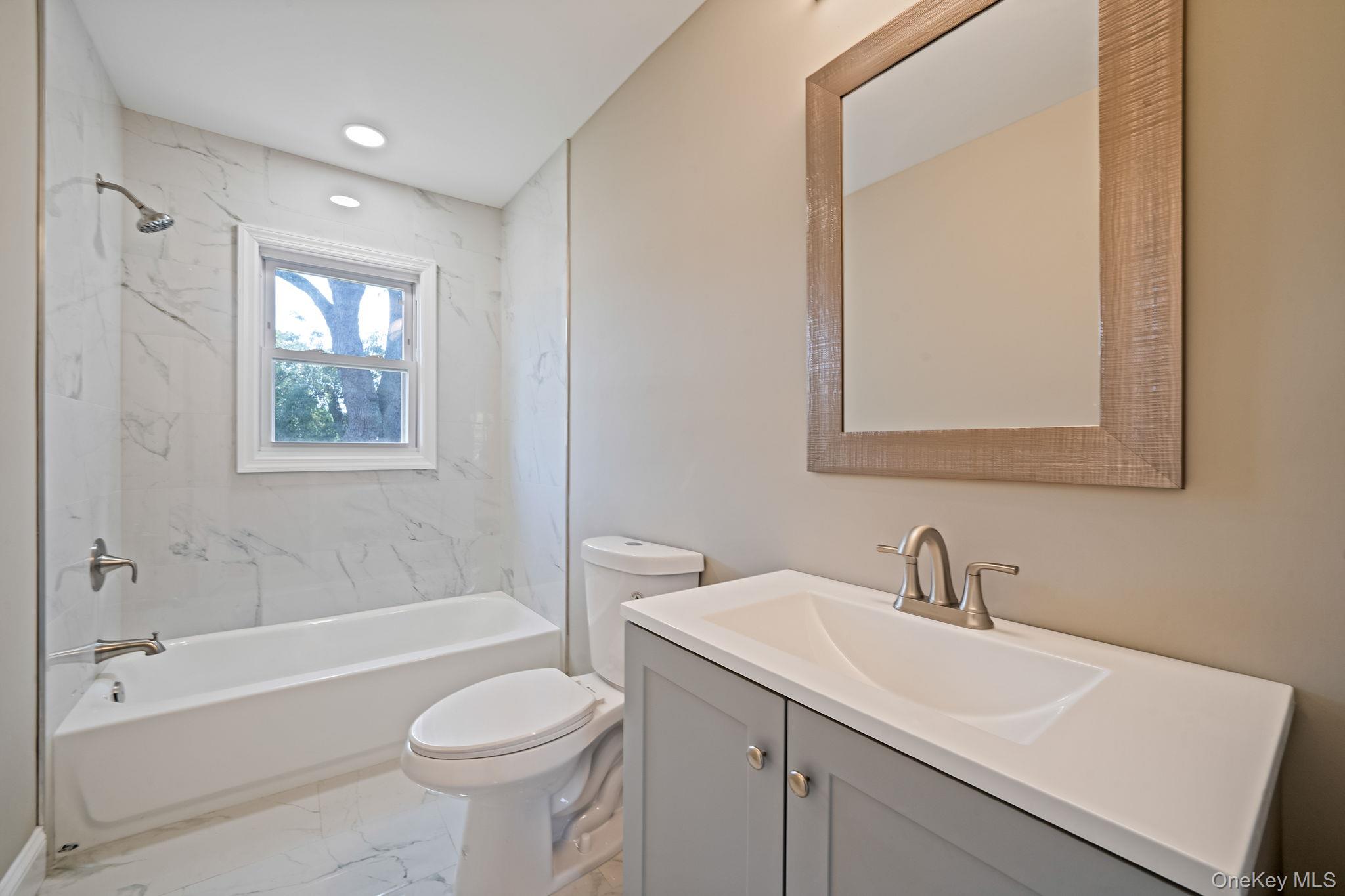 286 Old Country Road, Deer Park, NY 11729