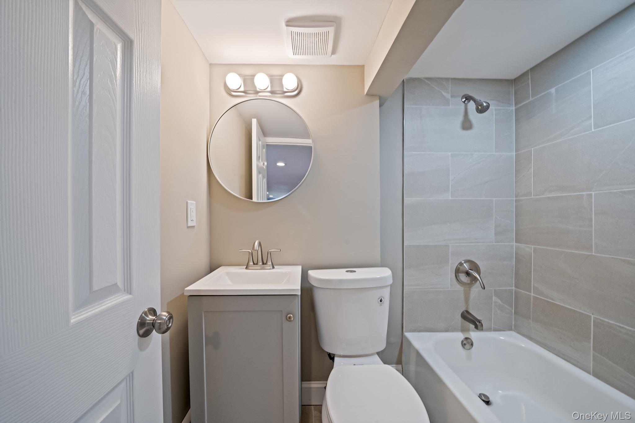 286 Old Country Road, Deer Park, NY 11729