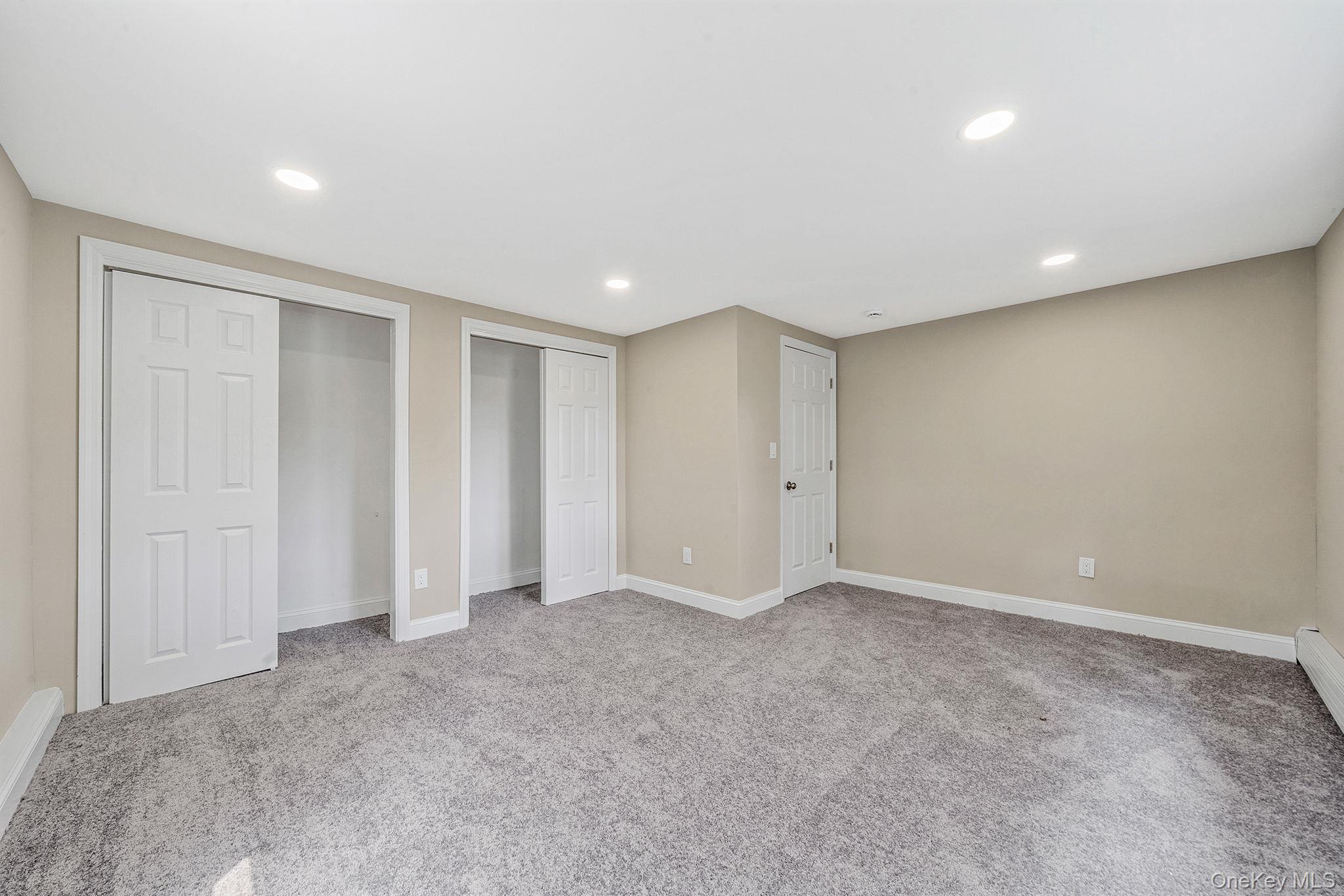 286 Old Country Road, Deer Park, NY 11729