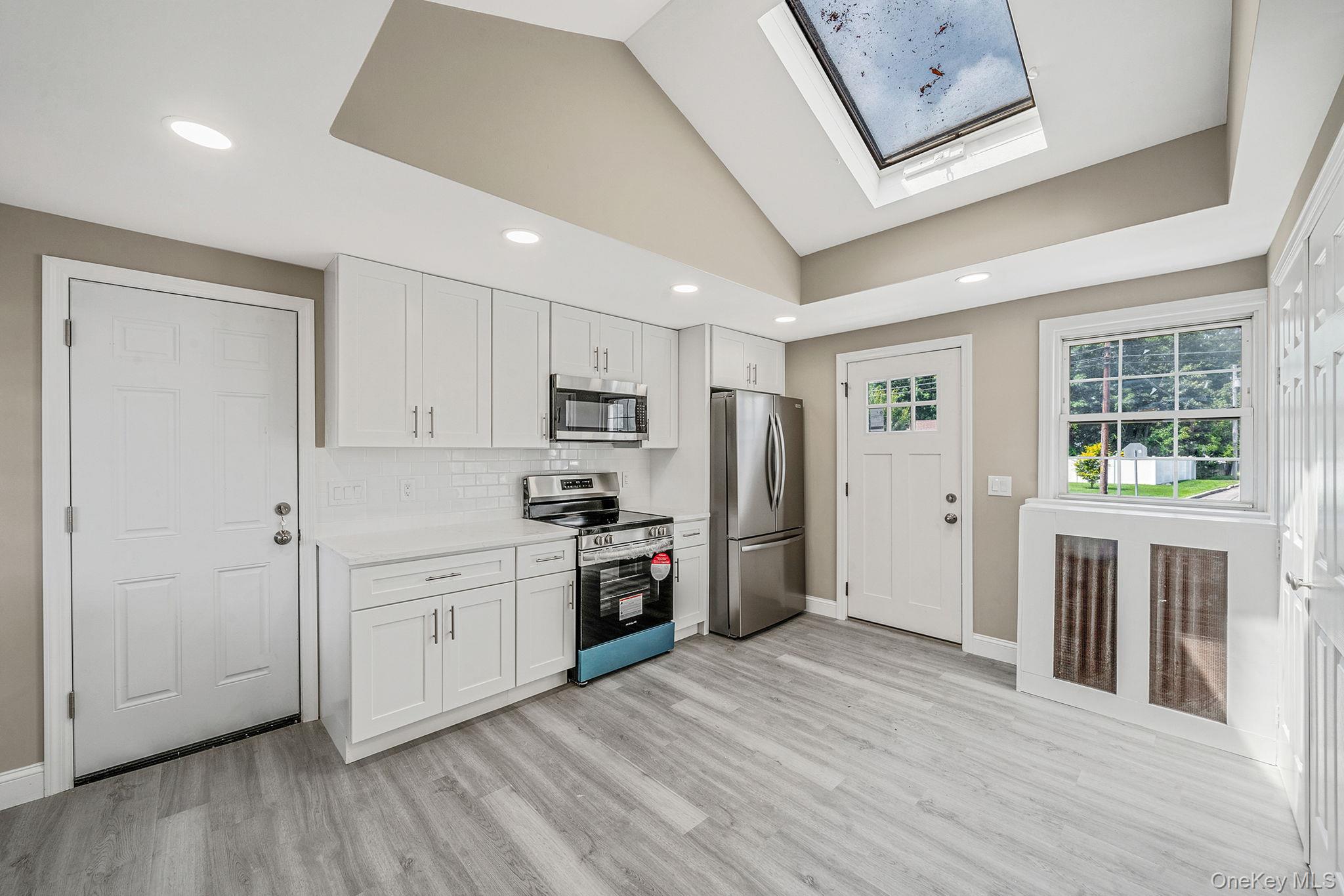 286 Old Country Road, Deer Park, NY 11729