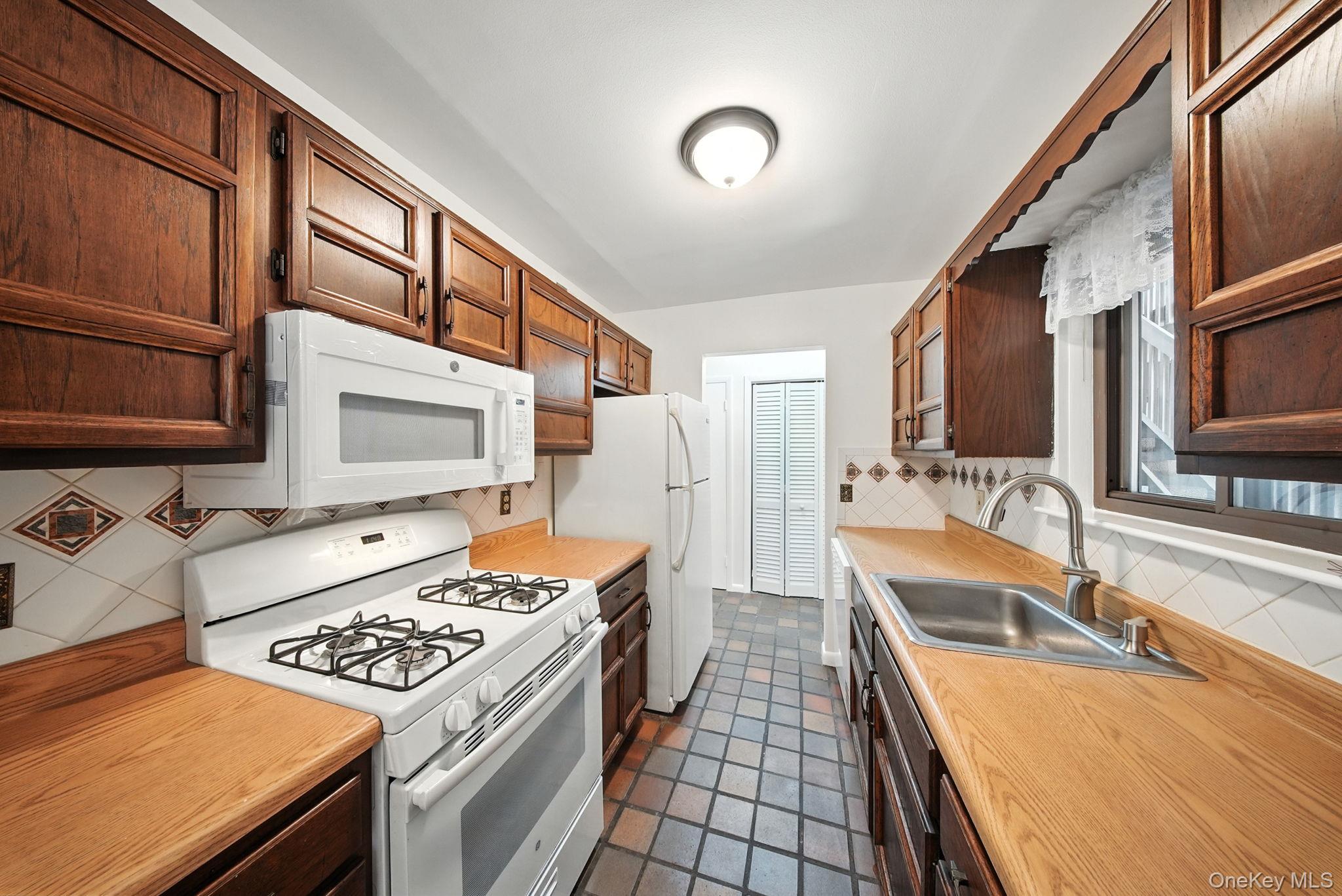 89 Sycamore Drive, Middletown, NY 10940