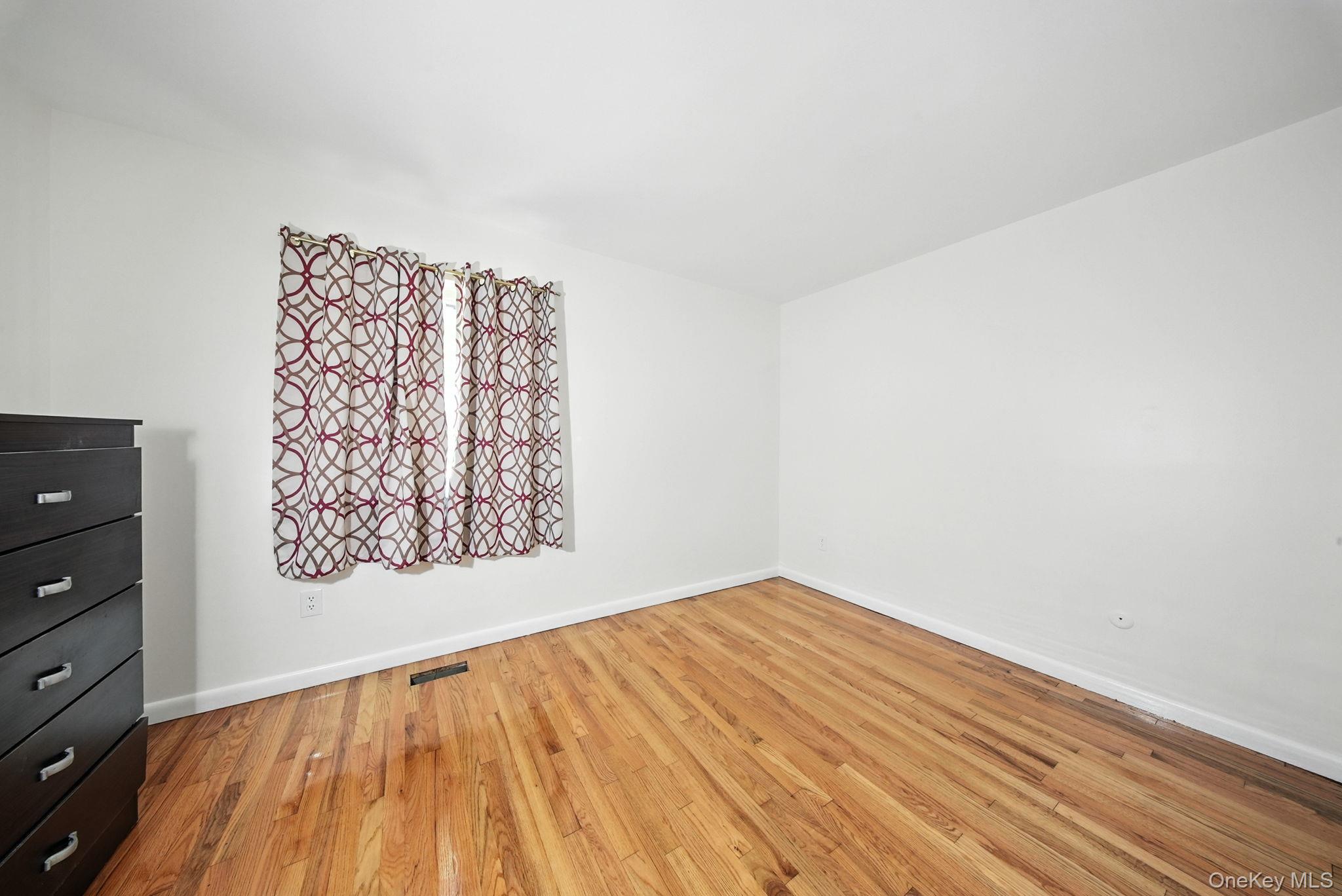 89 Sycamore Drive, Middletown, NY 10940