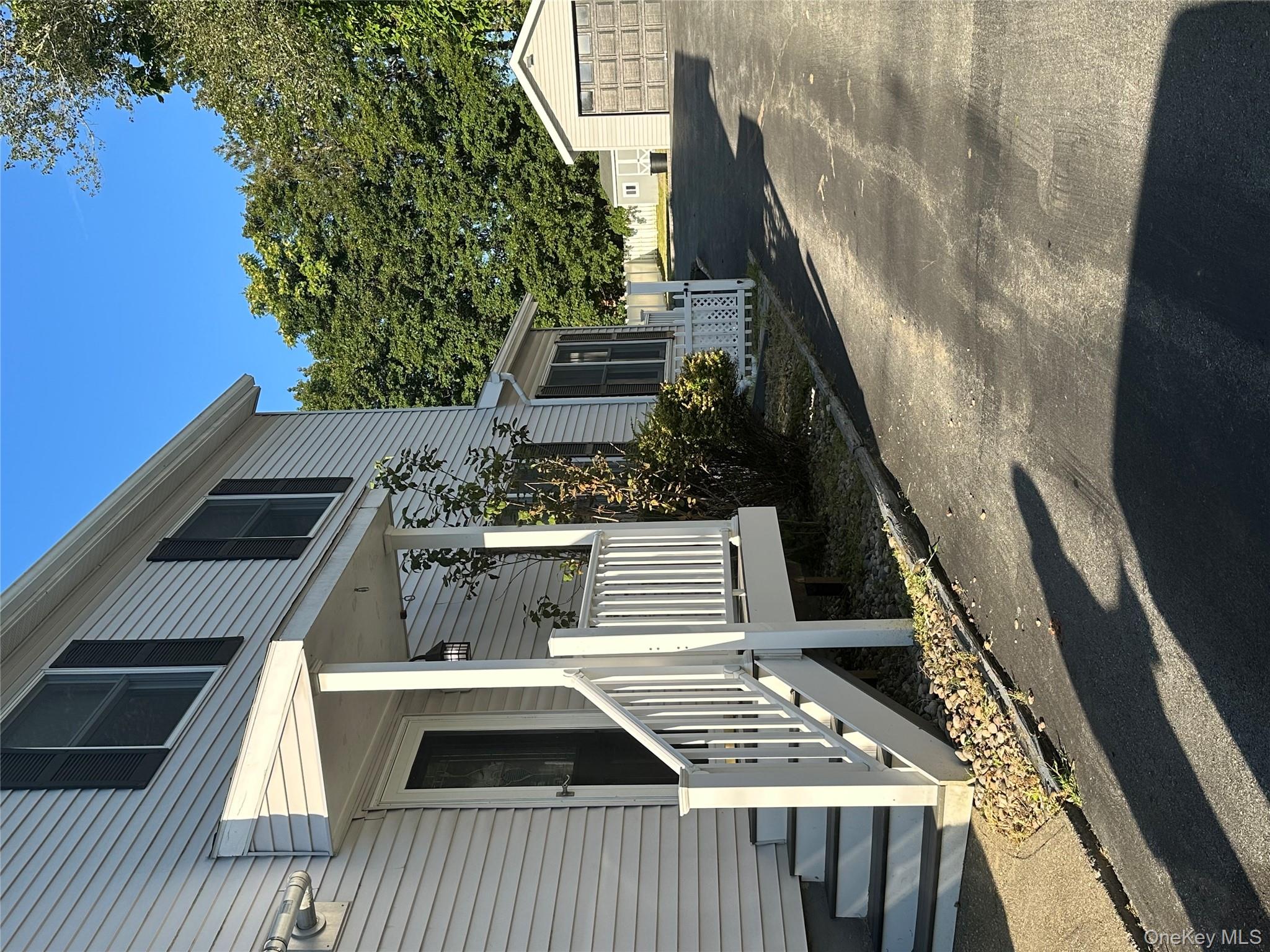 18 Peckham Road, Poughkeepsie, NY 12603