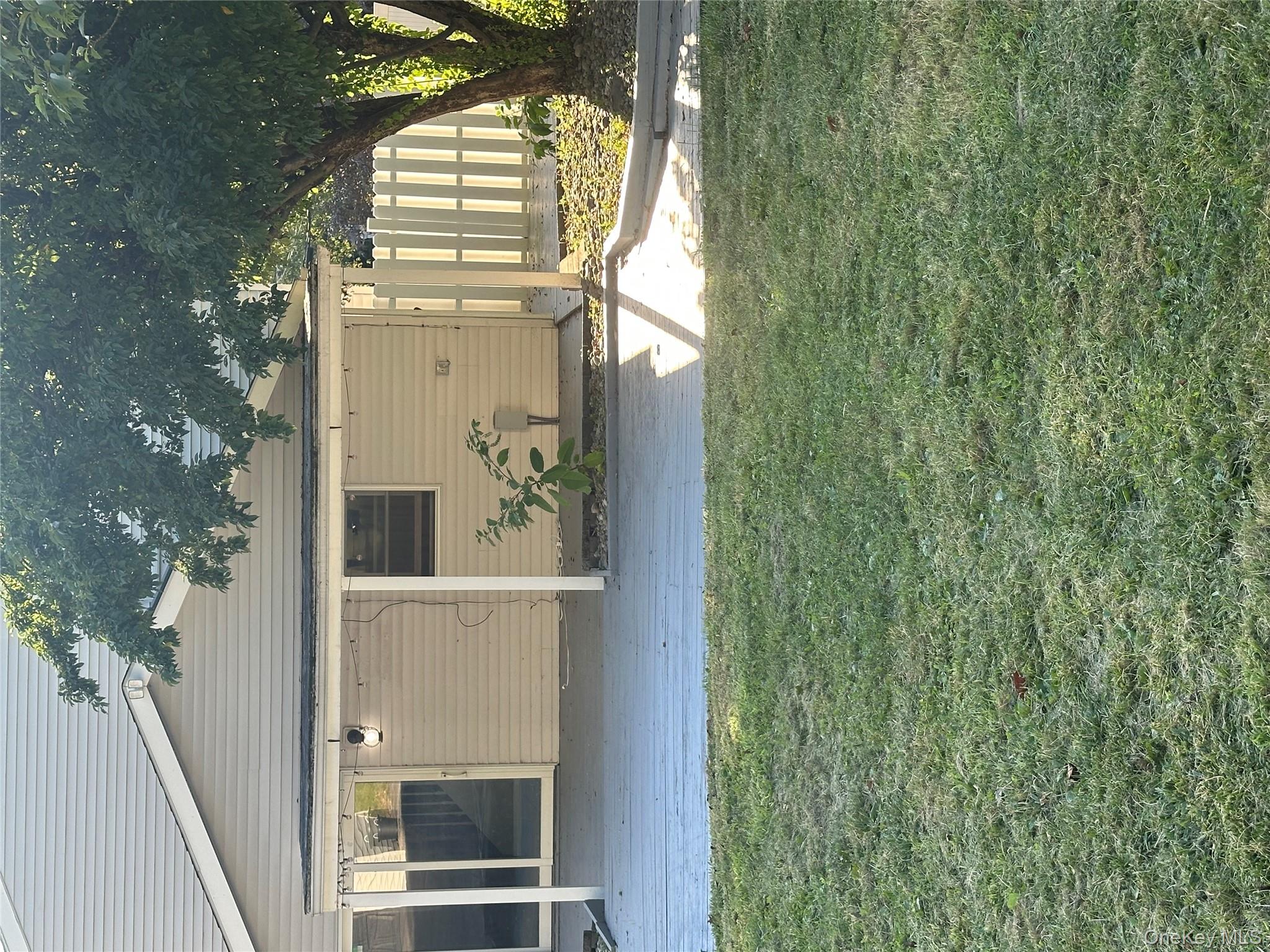 18 Peckham Road, Poughkeepsie, NY 12603