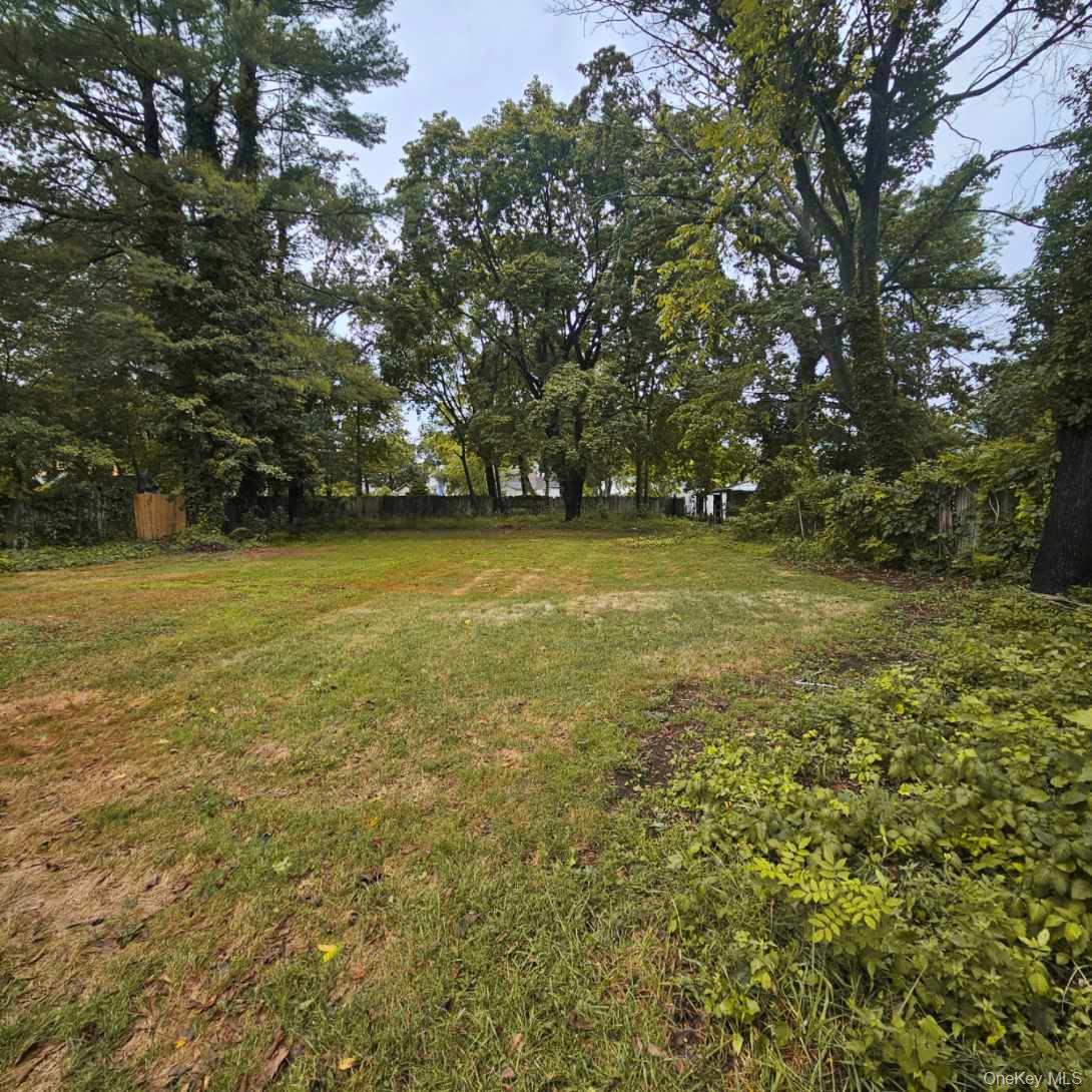 26 E 12th Street, Huntington Station, NY 11746