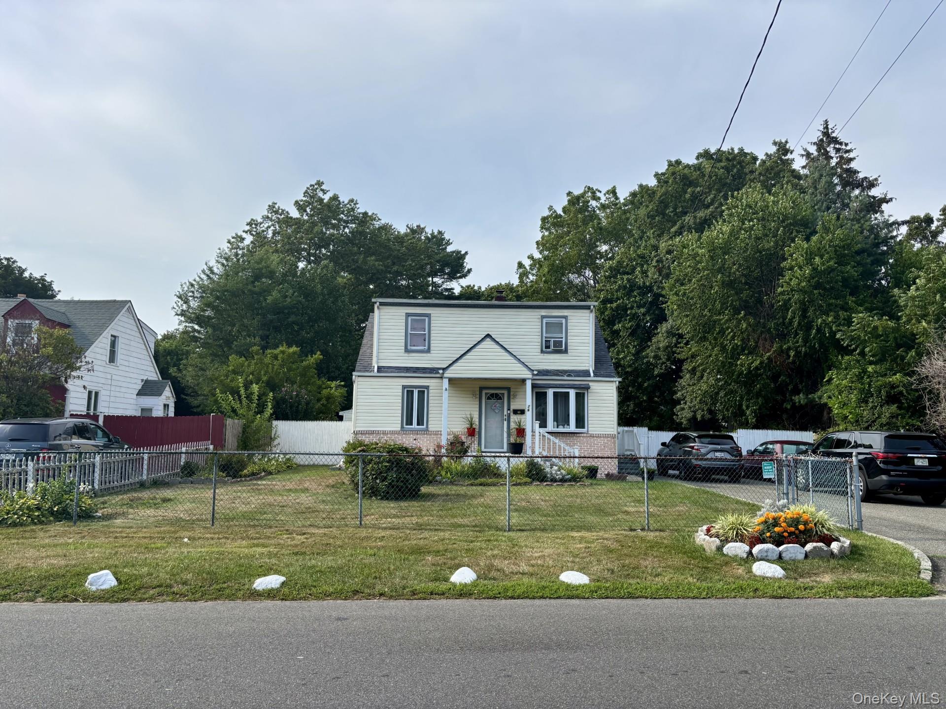26 E 12th Street, Huntington Station, NY 11746